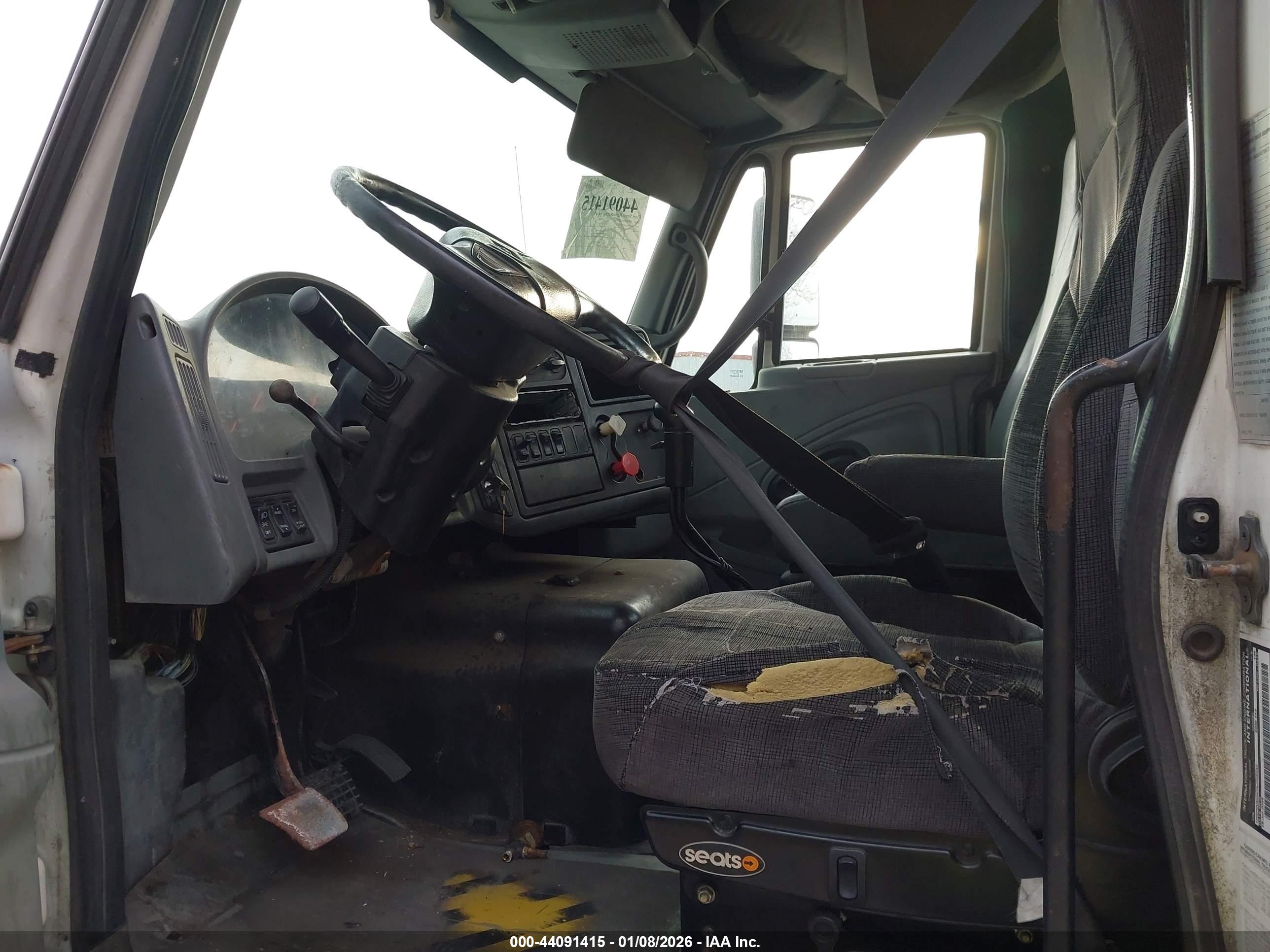 INTERNATIONAL 8000 image 7