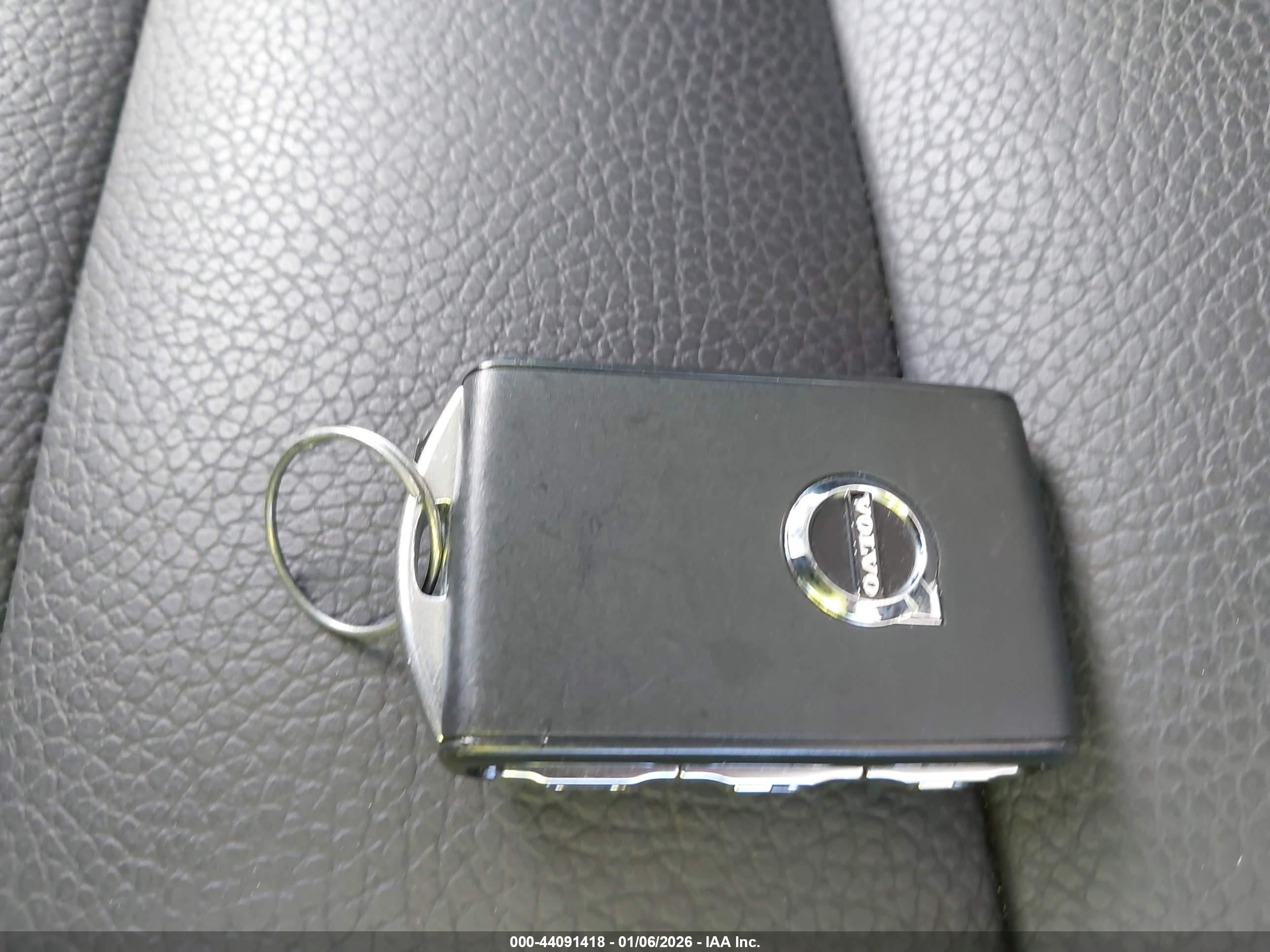 VOLVO XC60 image 11