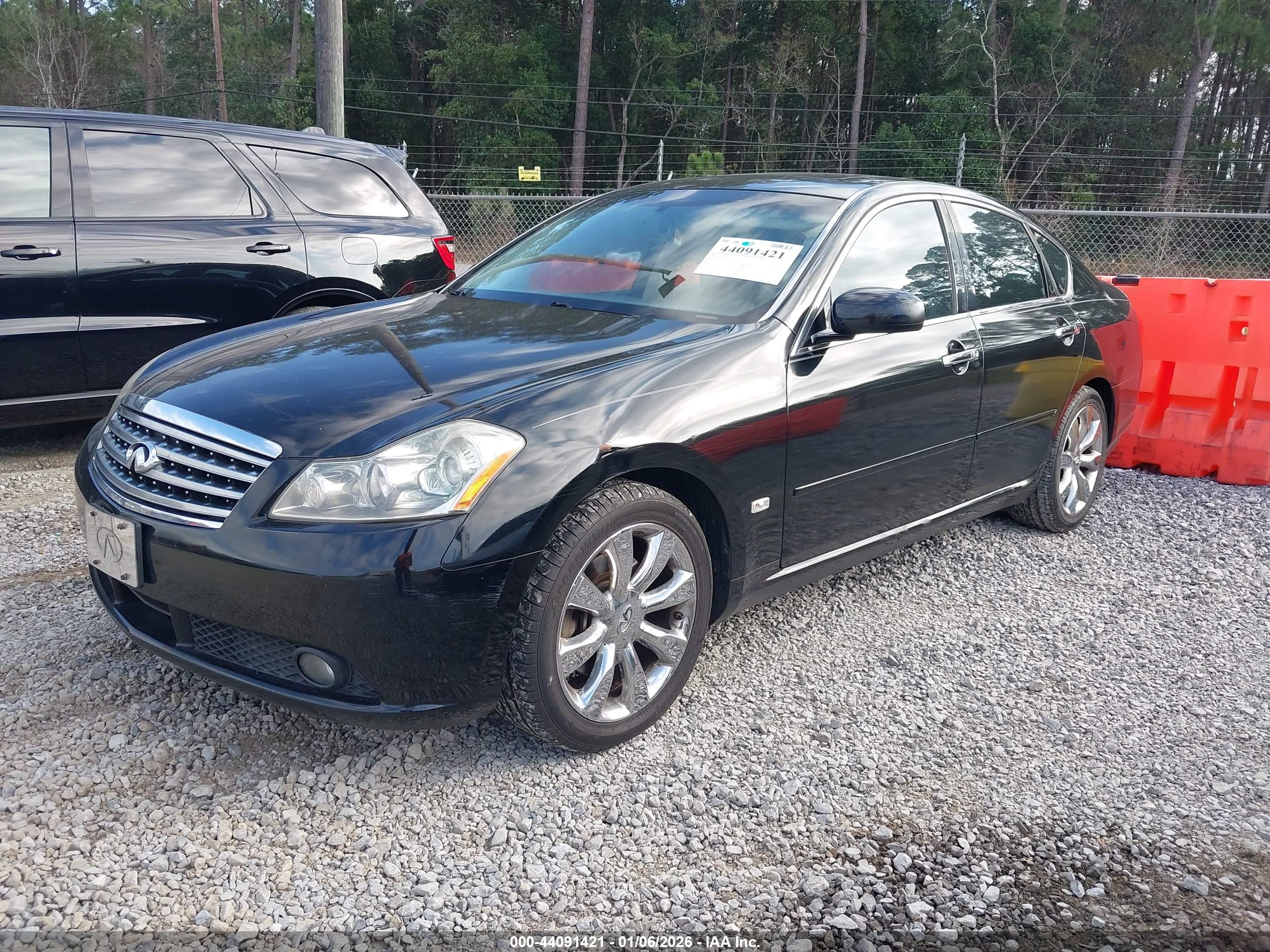INFINITI M35 image 2