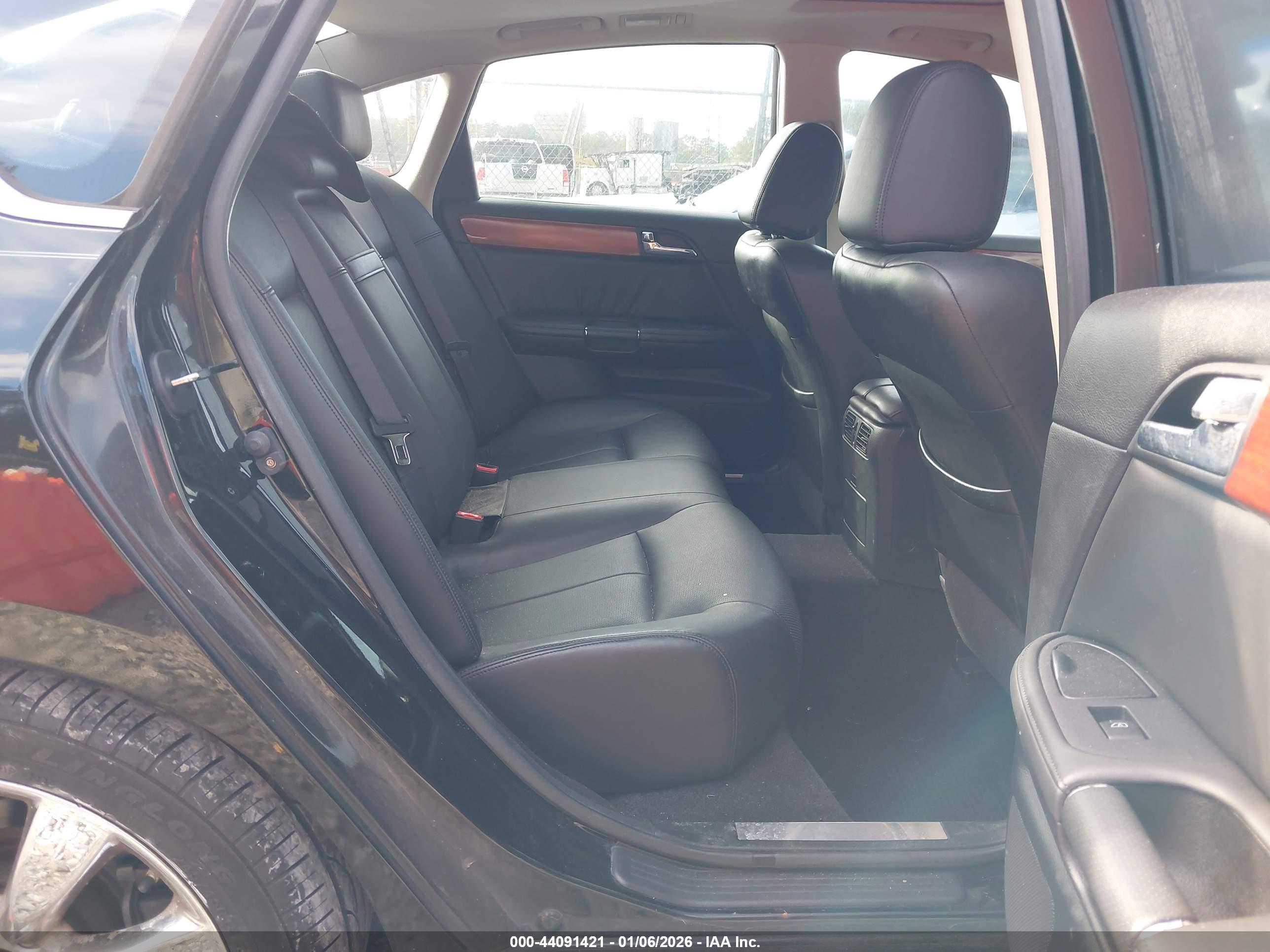 INFINITI M35 image 8