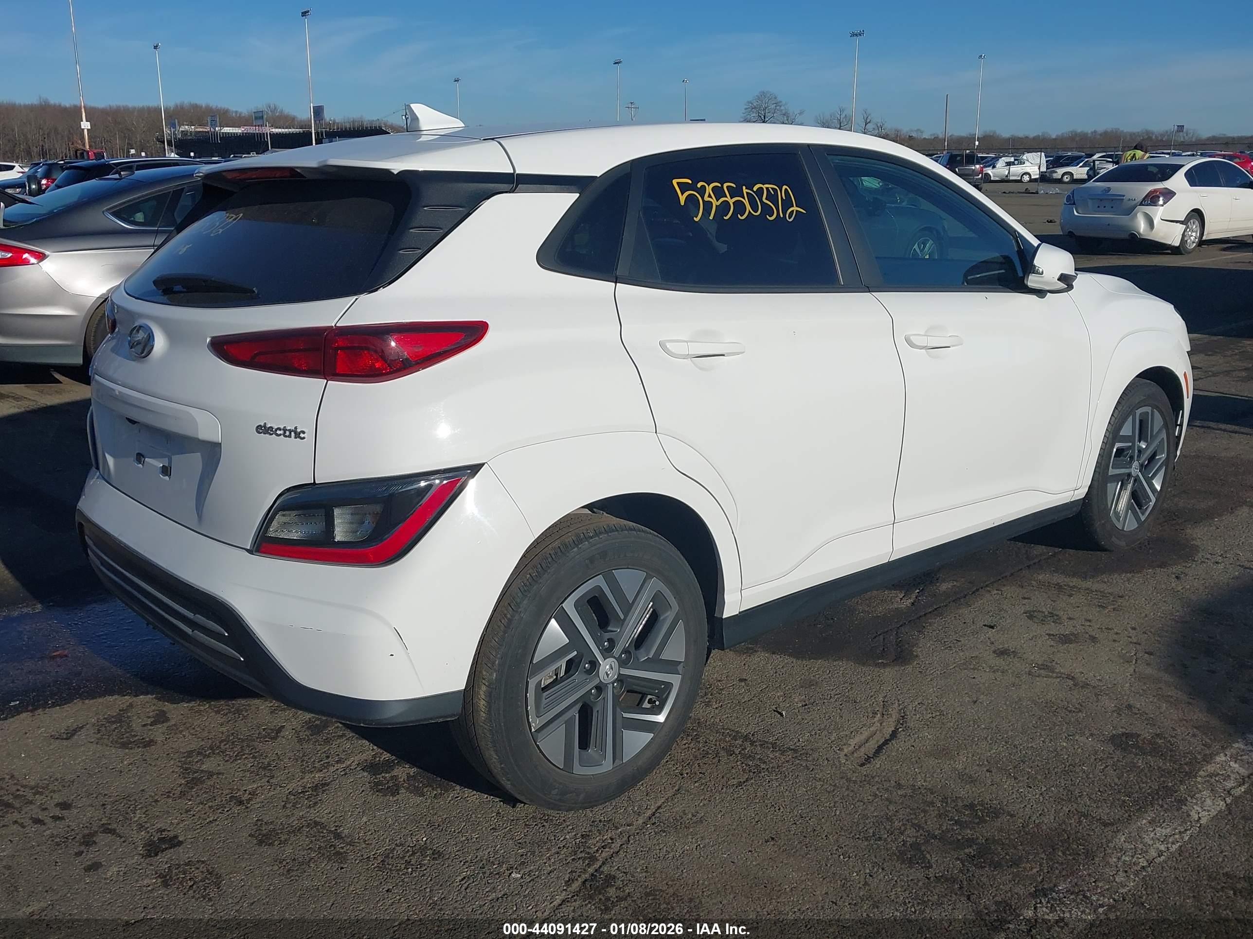HYUNDAI KONA image 4