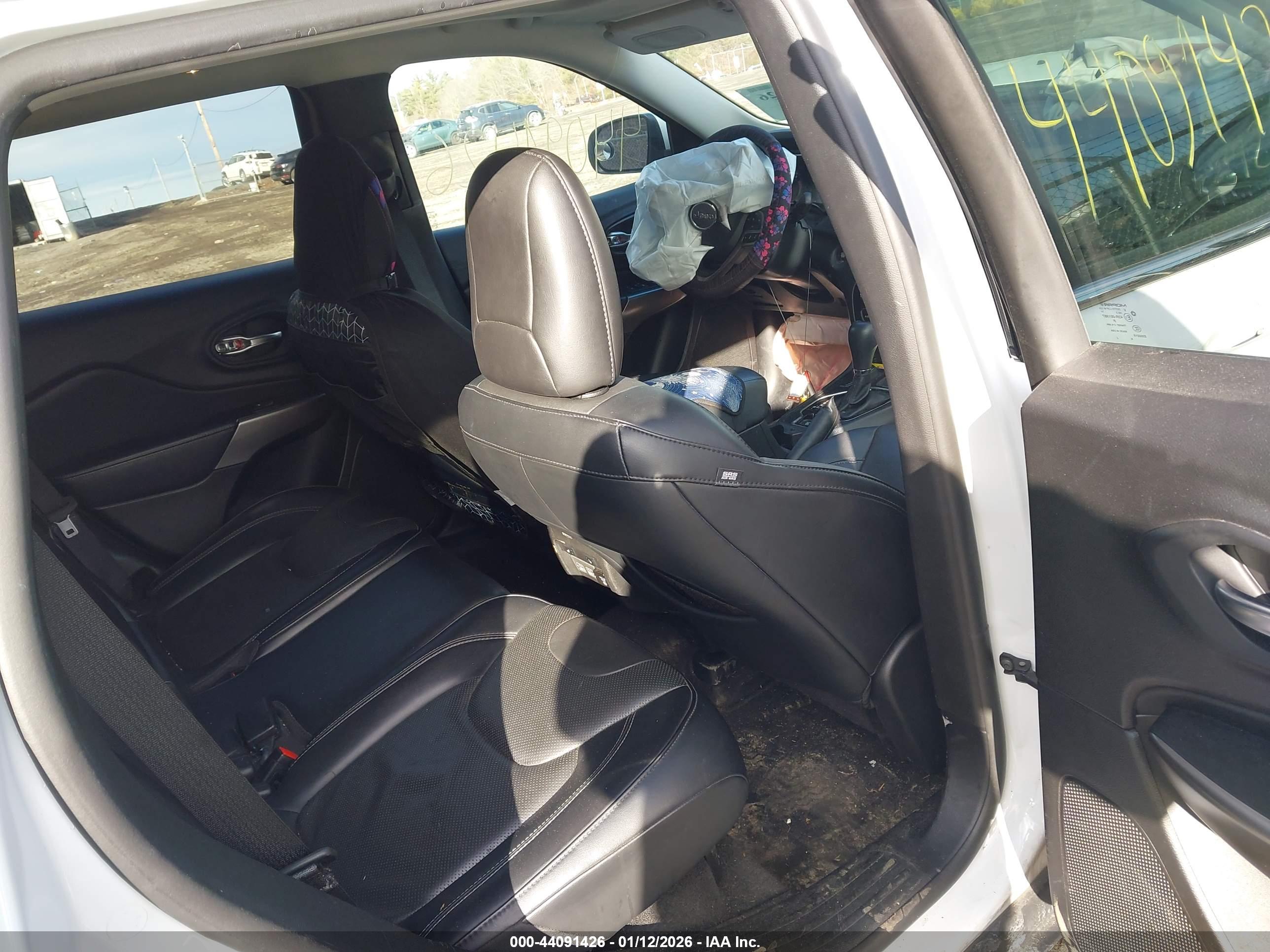 JEEP CHEROKEE image 8