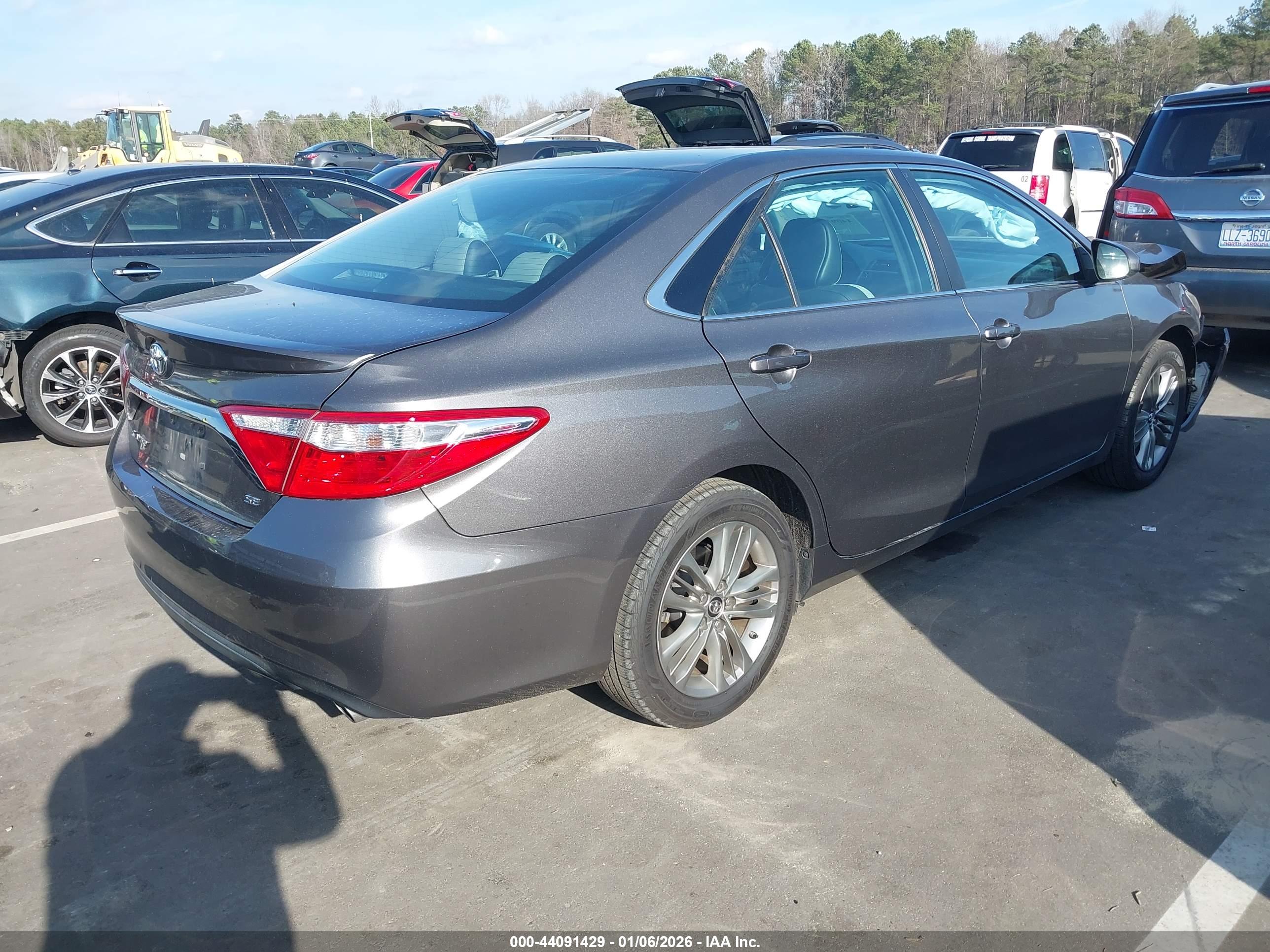 TOYOTA CAMRY image 4