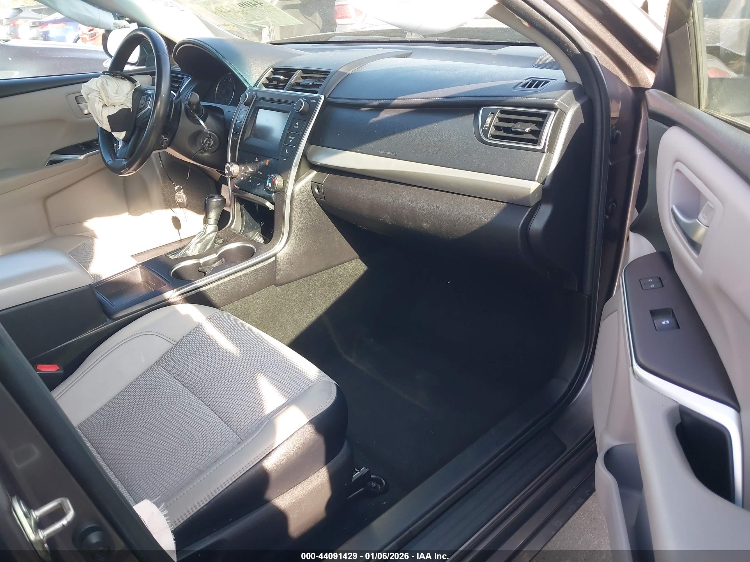 TOYOTA CAMRY image 5