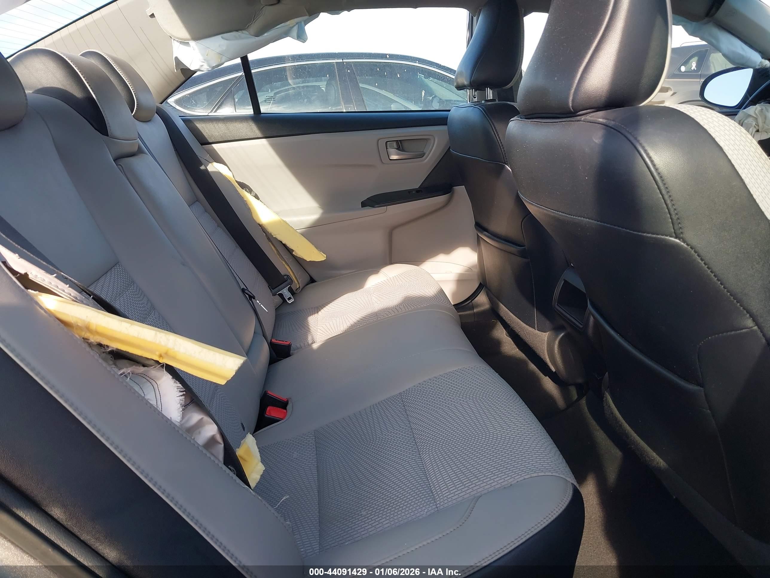 TOYOTA CAMRY image 8
