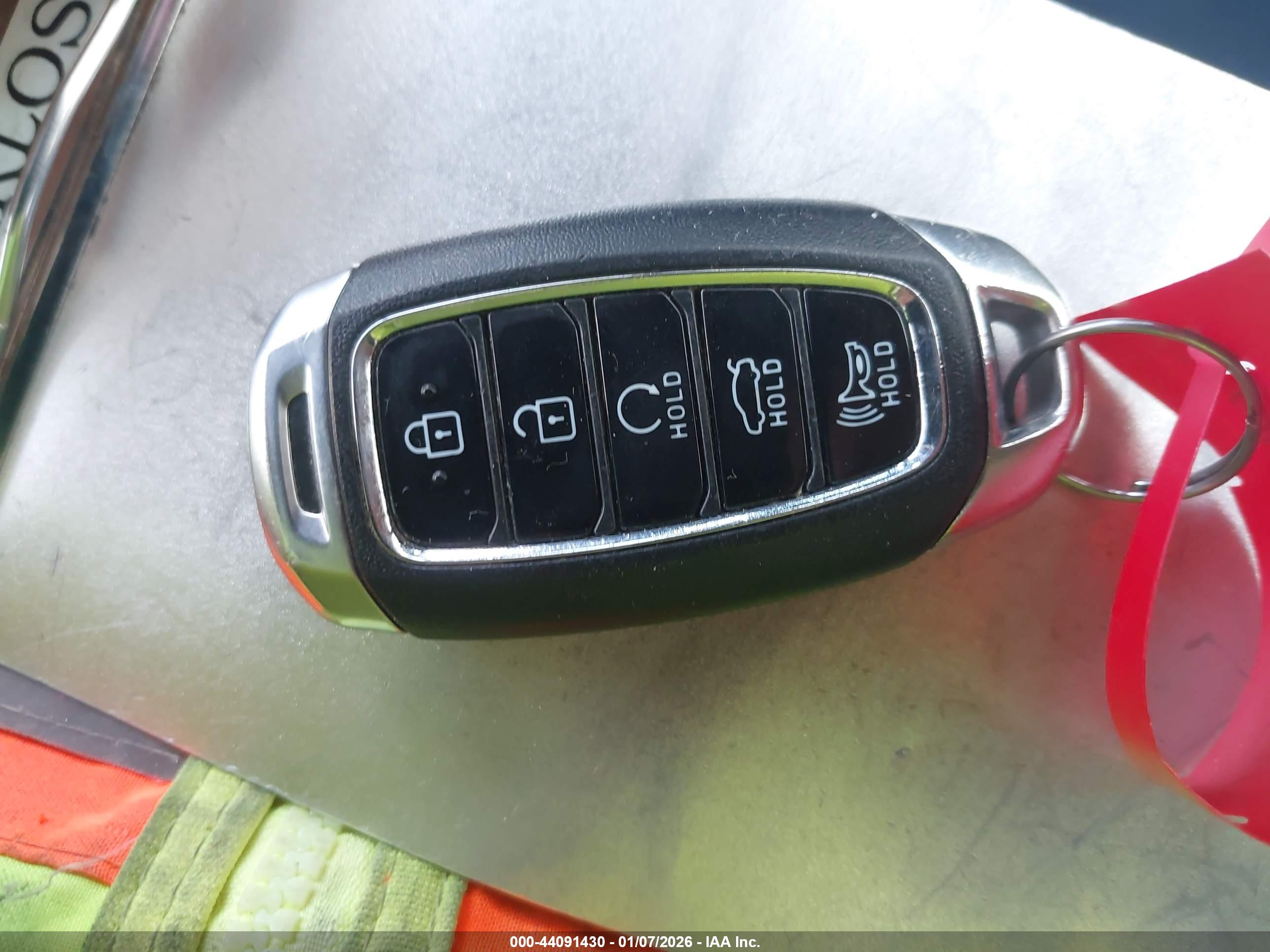 HYUNDAI ELANTRA image 11