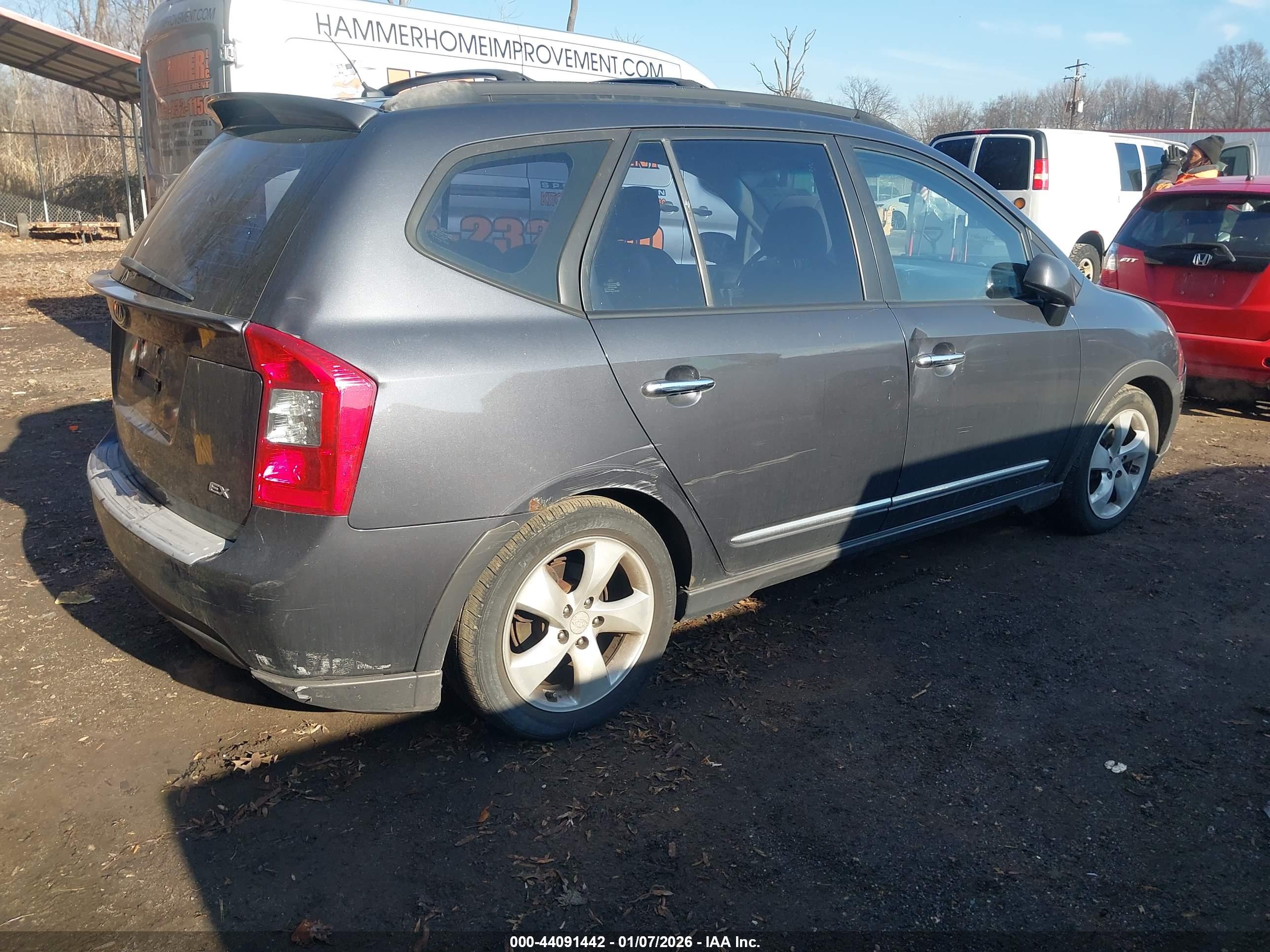 KIA RONDO image 4