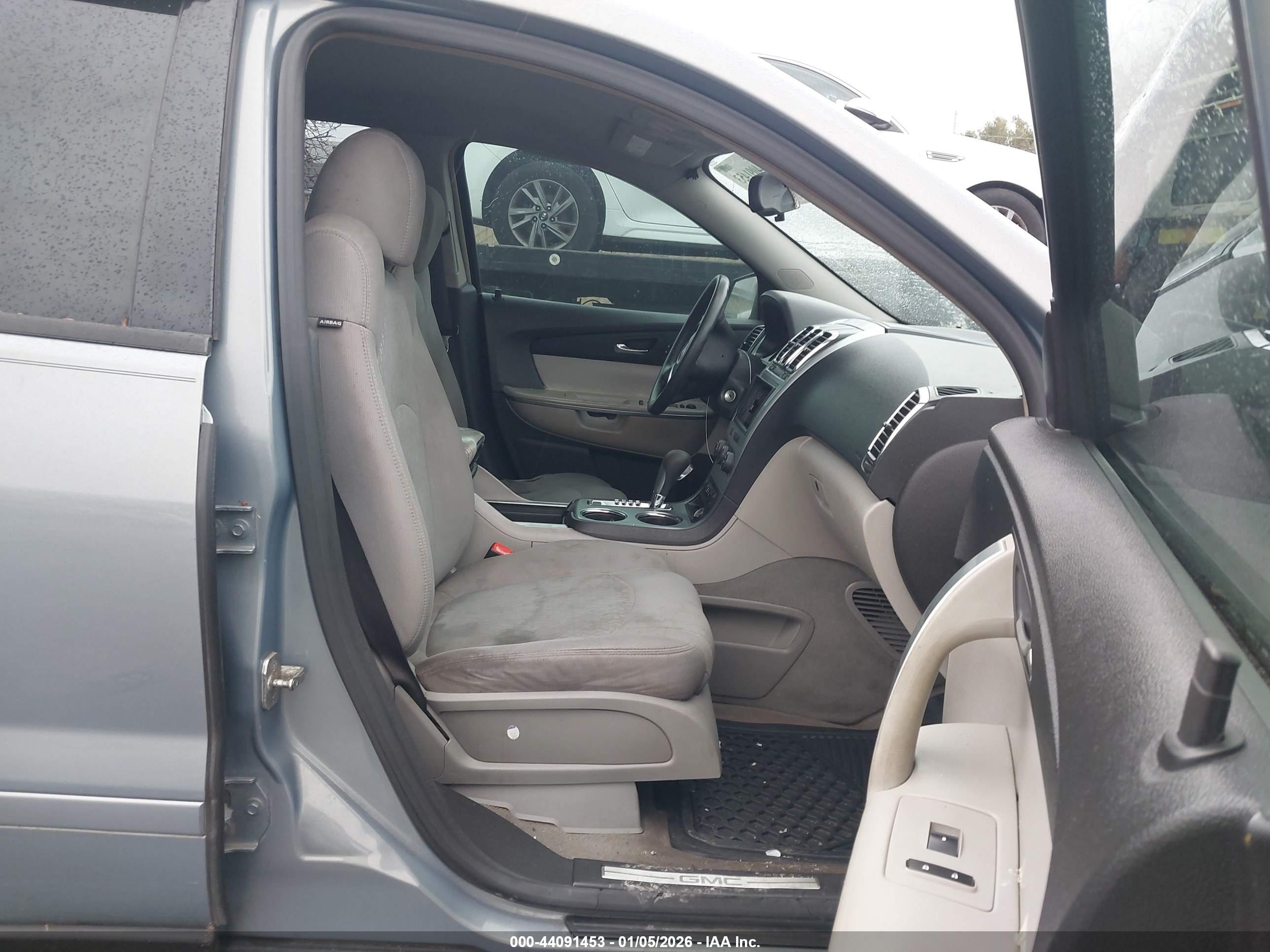 GMC ACADIA image 5
