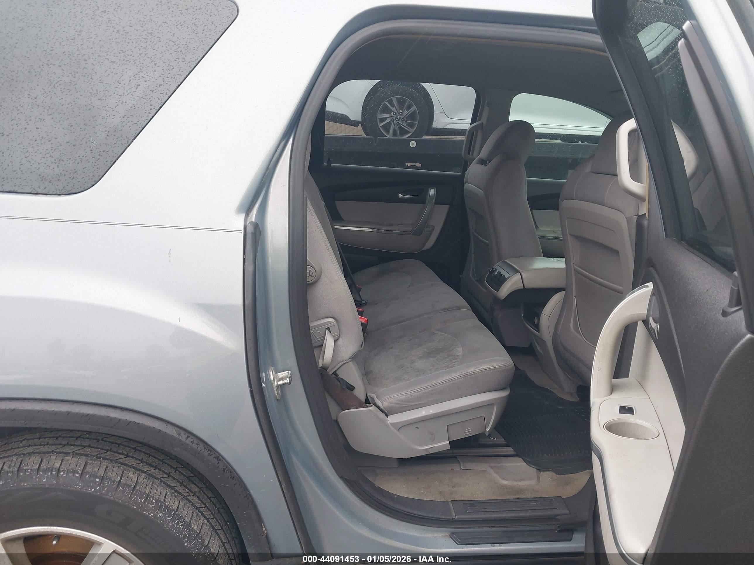 GMC ACADIA image 8