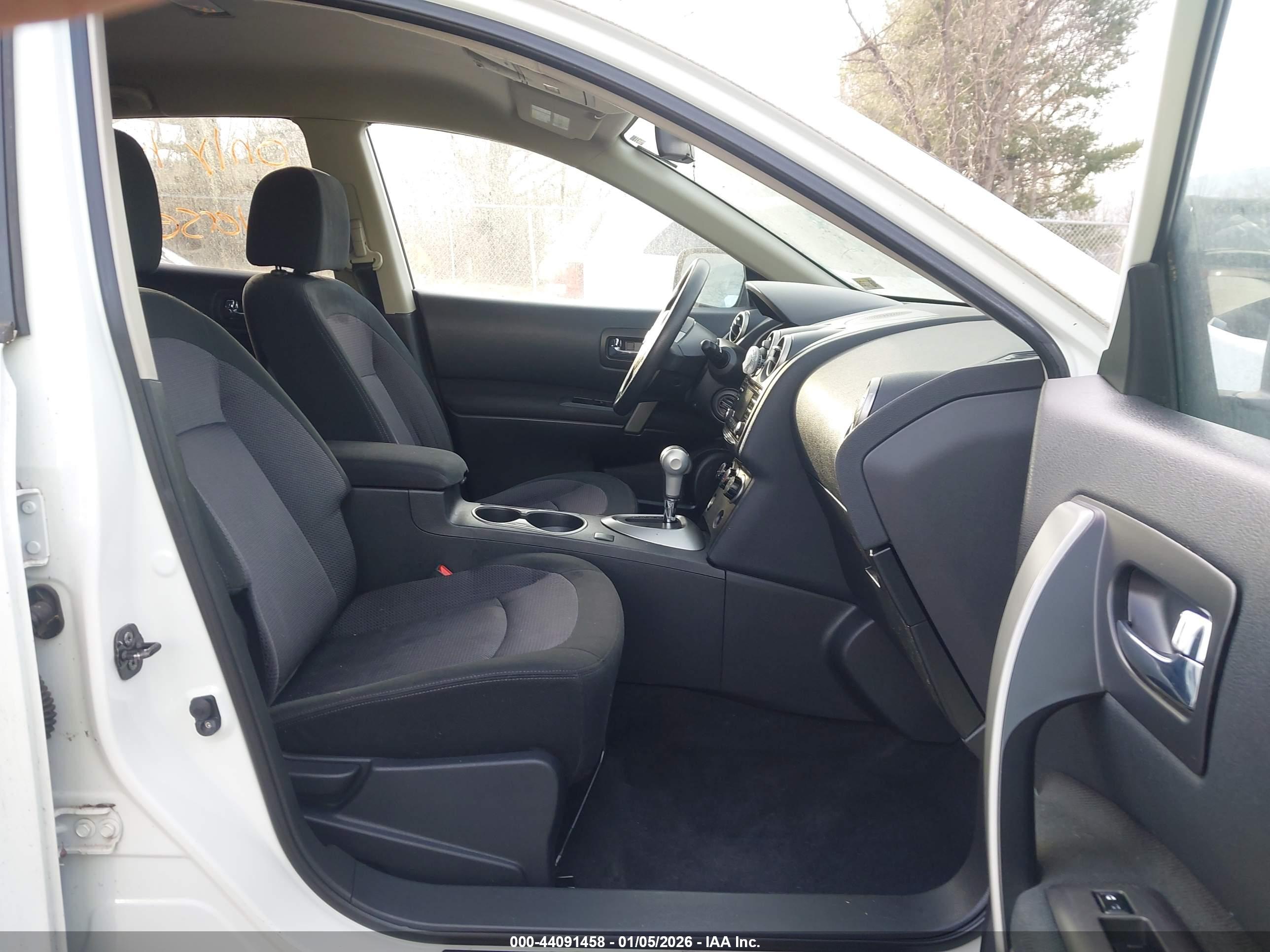 NISSAN ROGUE image 5