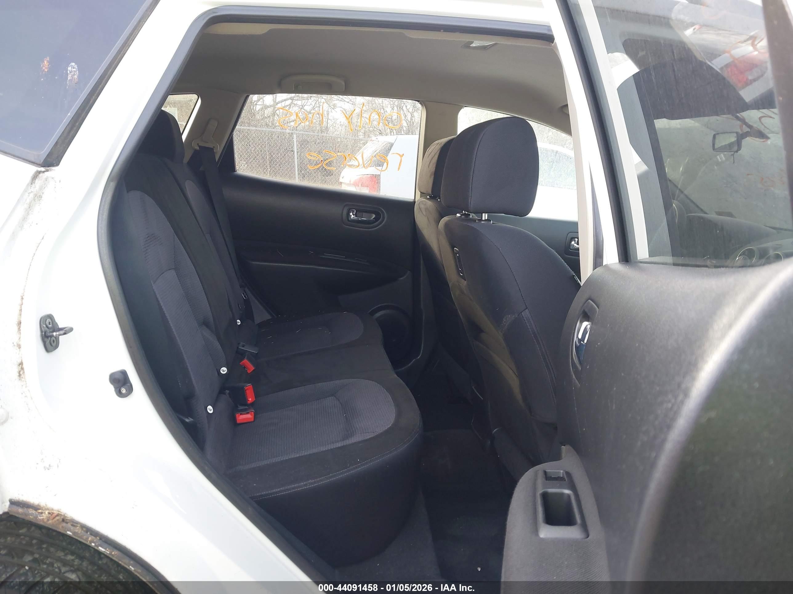 NISSAN ROGUE image 8