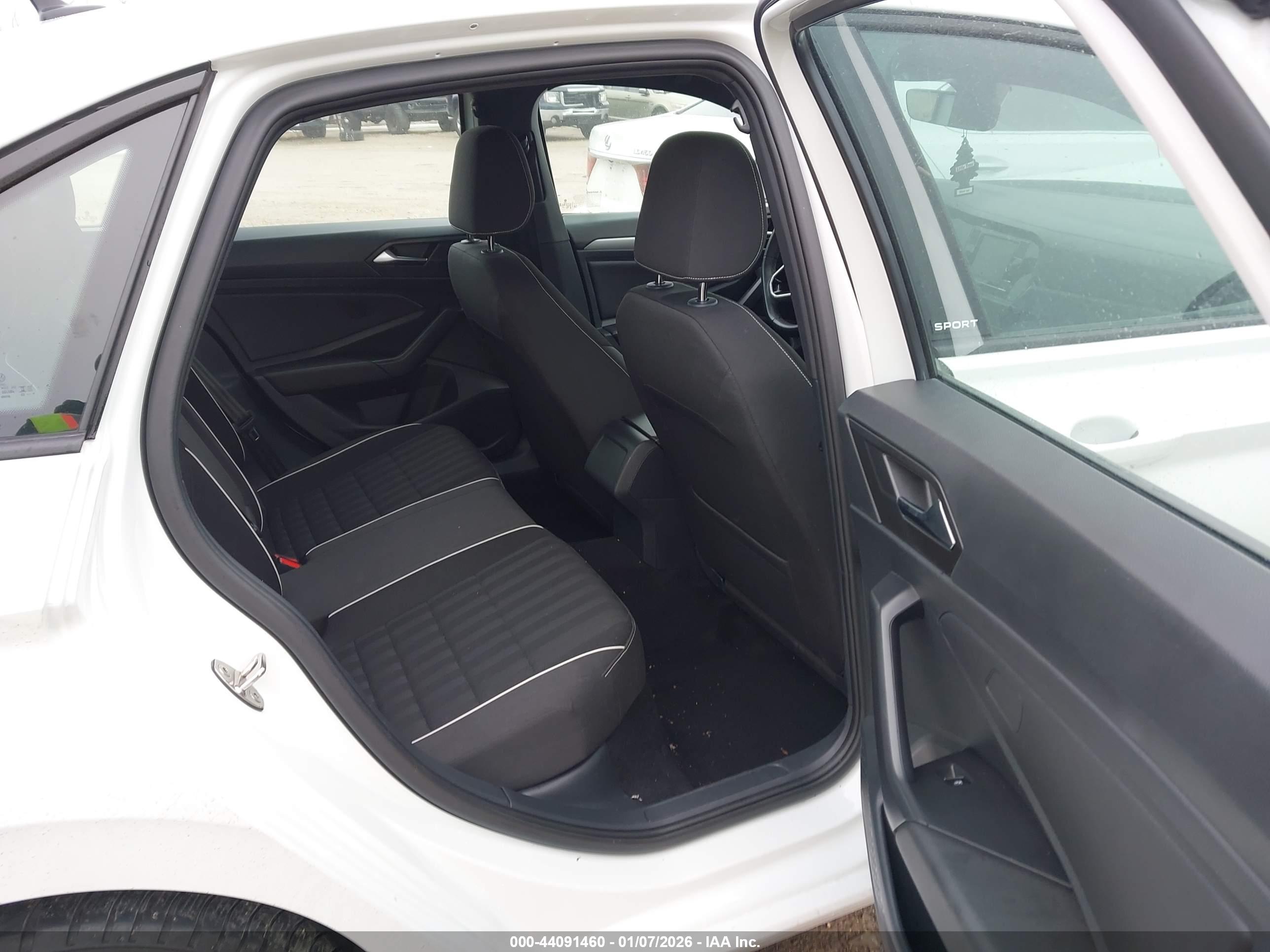 VOLKSWAGEN JETTA image 8