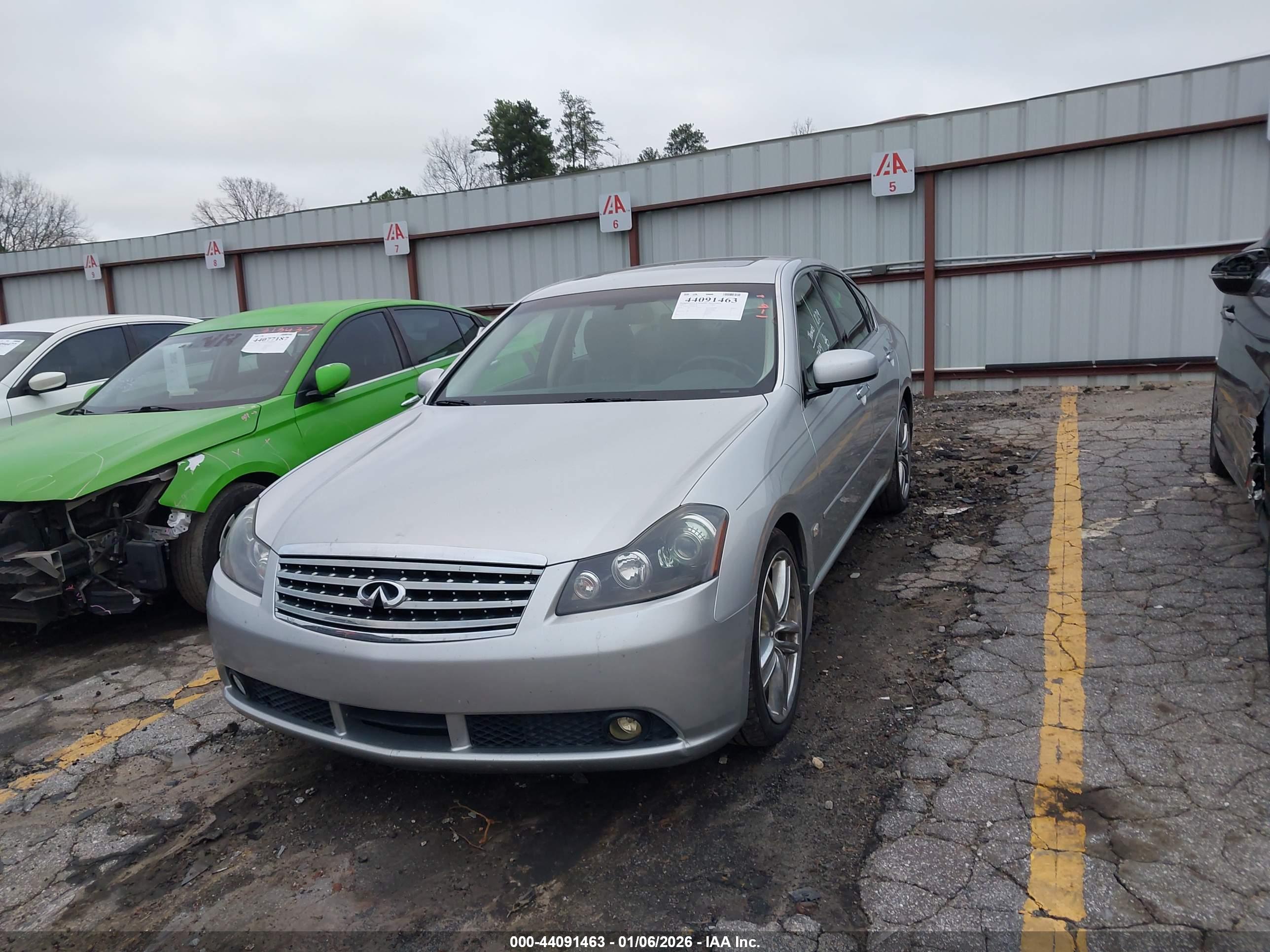 INFINITI M45 image 2