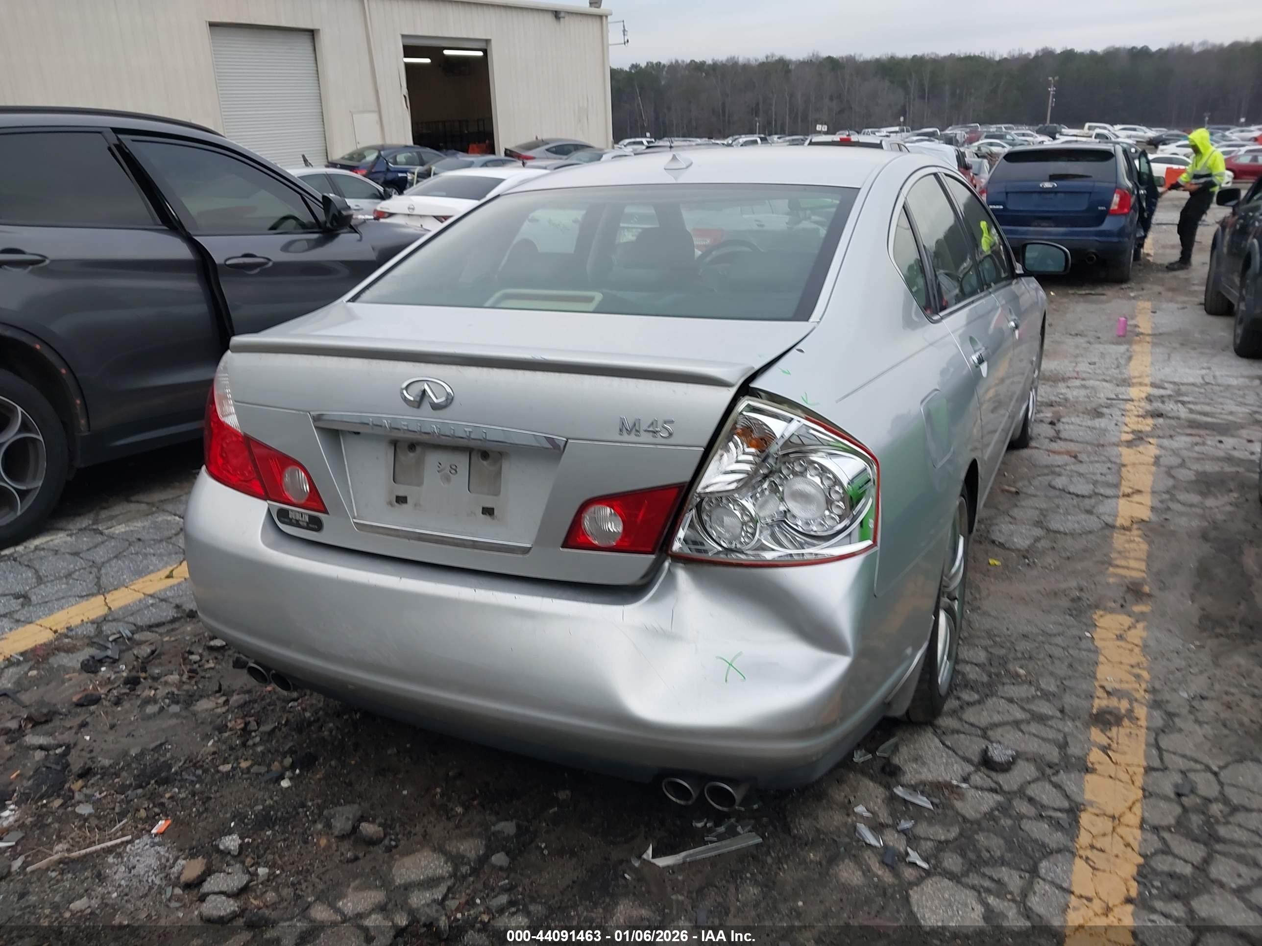 INFINITI M45 image 4