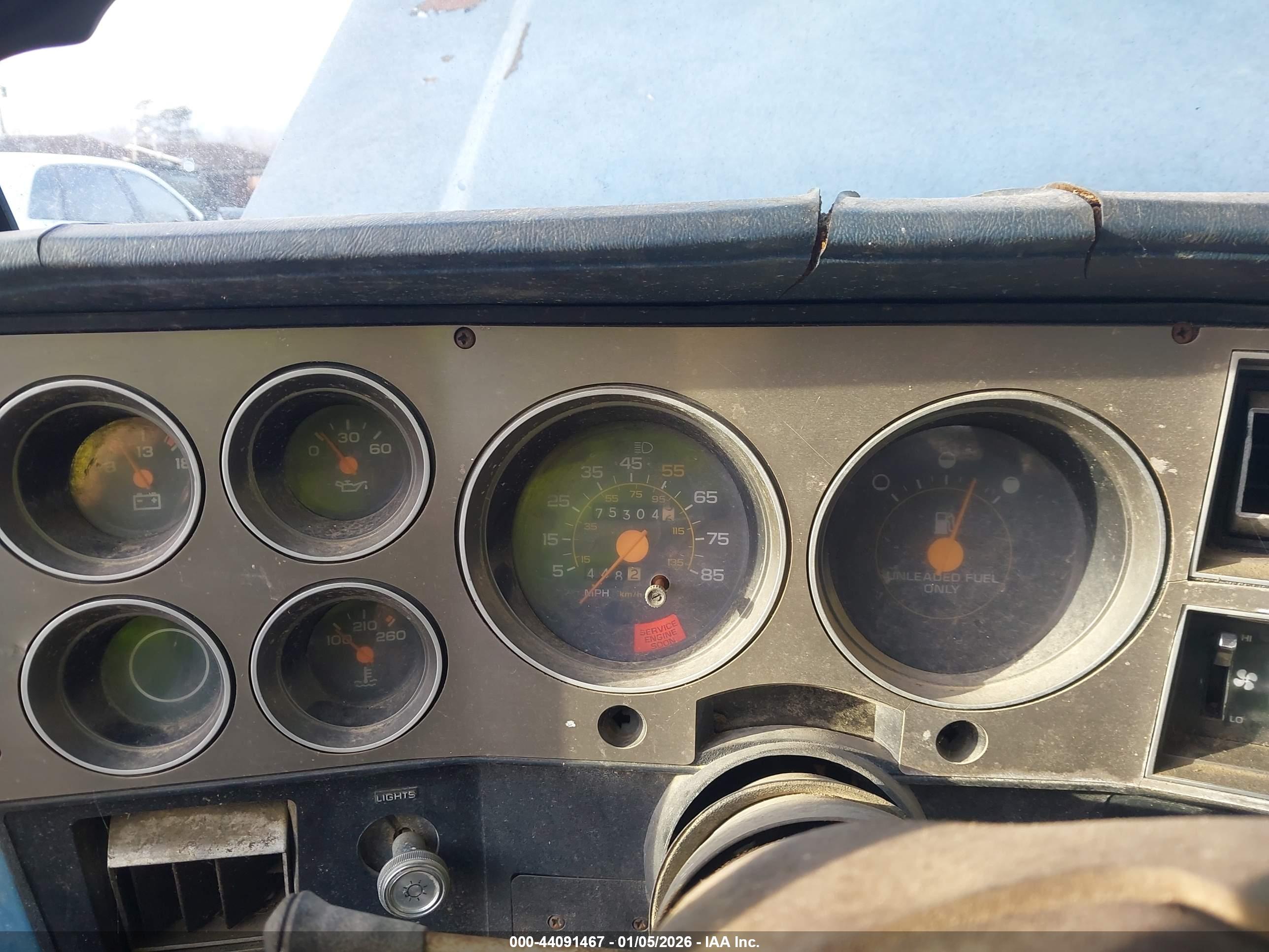 CHEVROLET R30 image 7