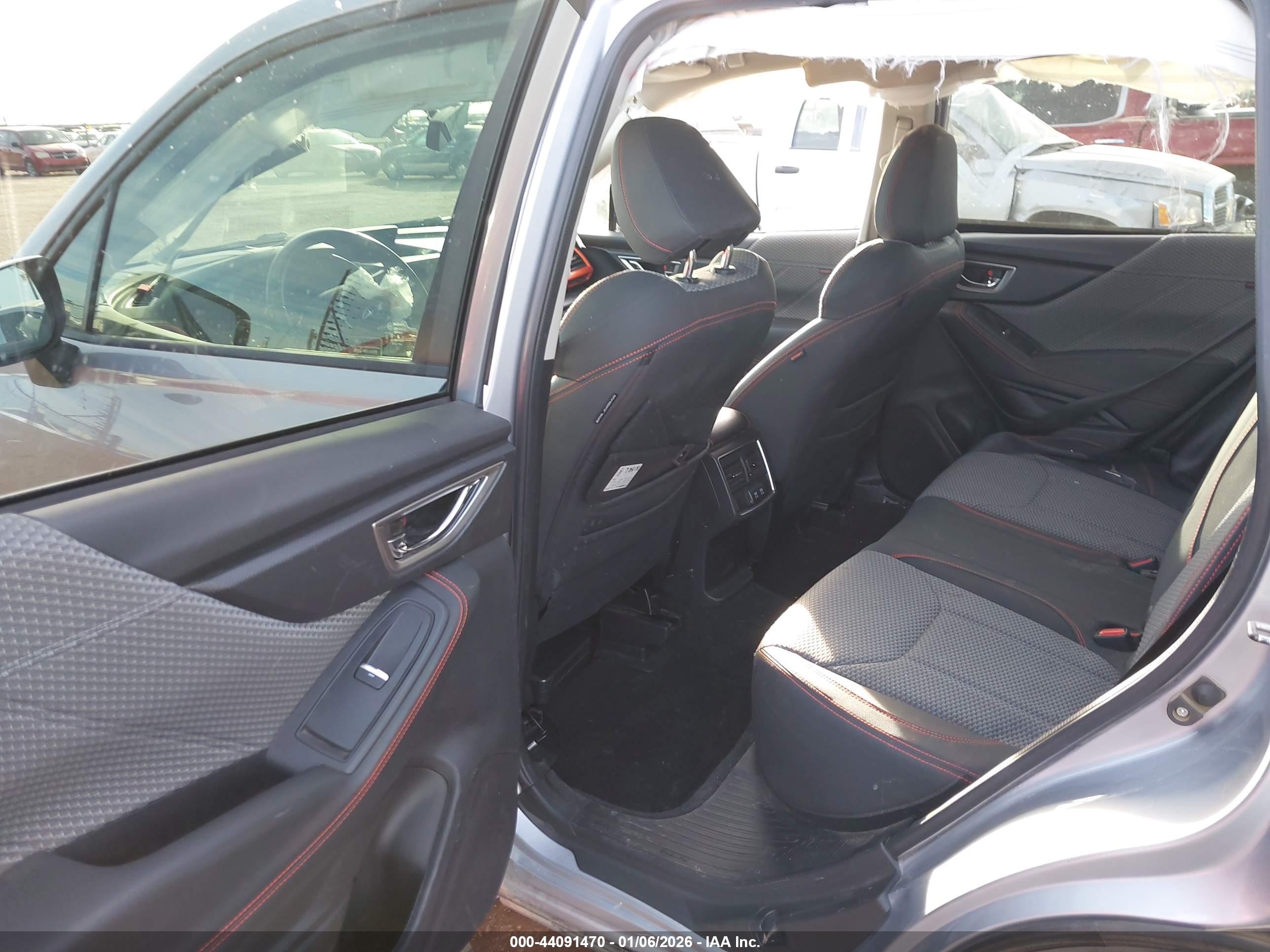 SUBARU FORESTER image 8