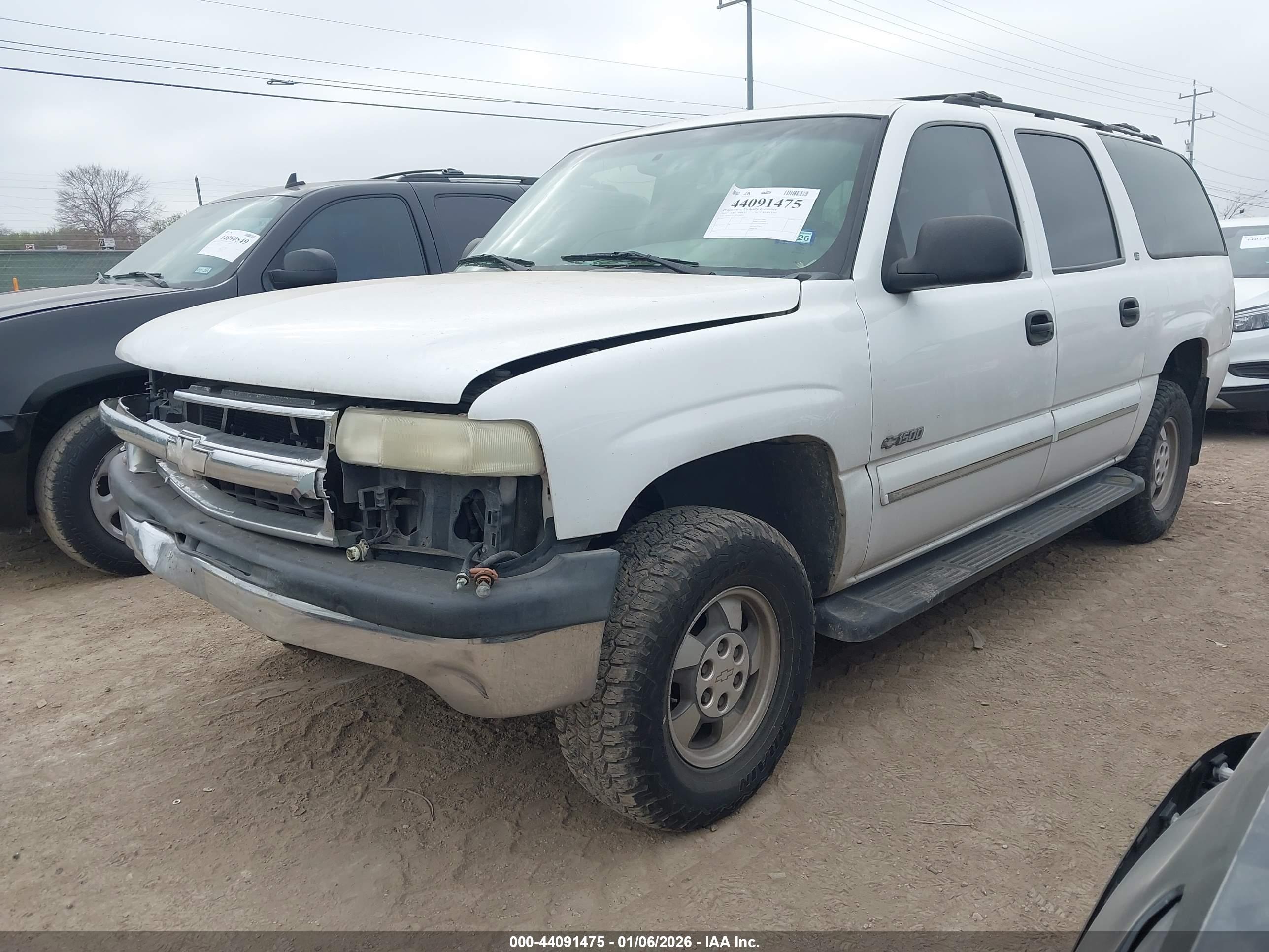 CHEVROLET SUBURBAN image 2
