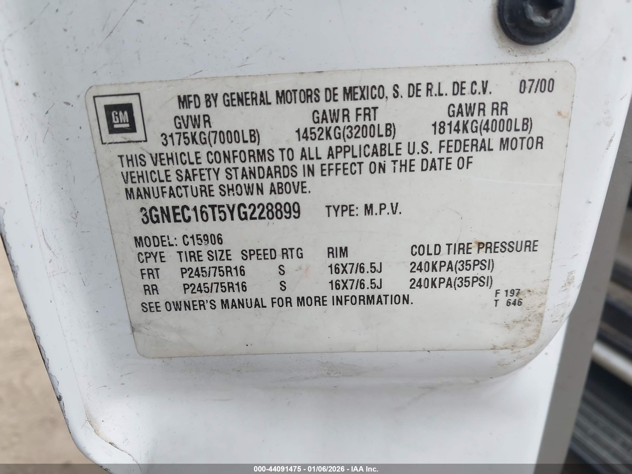 CHEVROLET SUBURBAN image 9