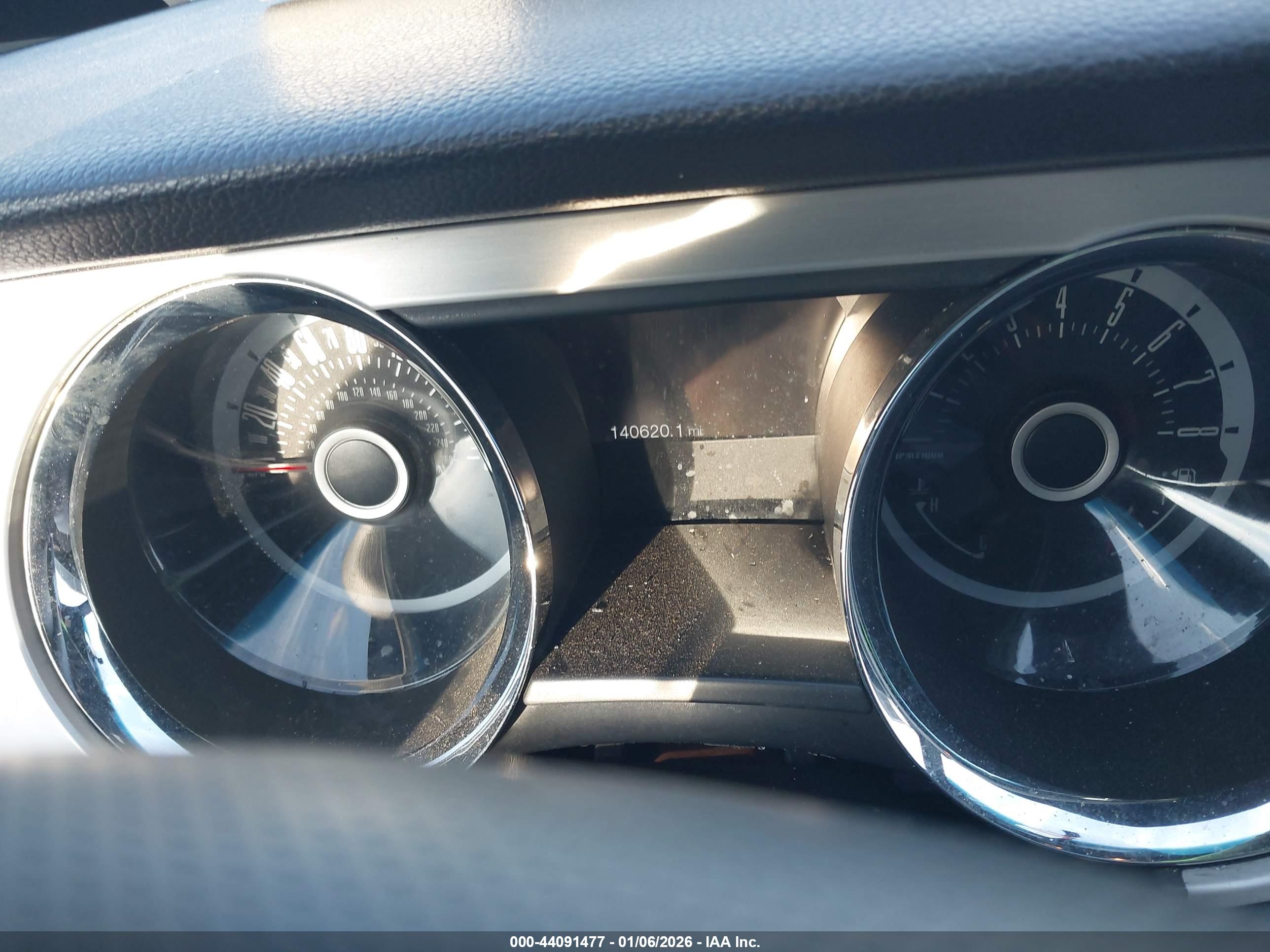 FORD MUSTANG image 7