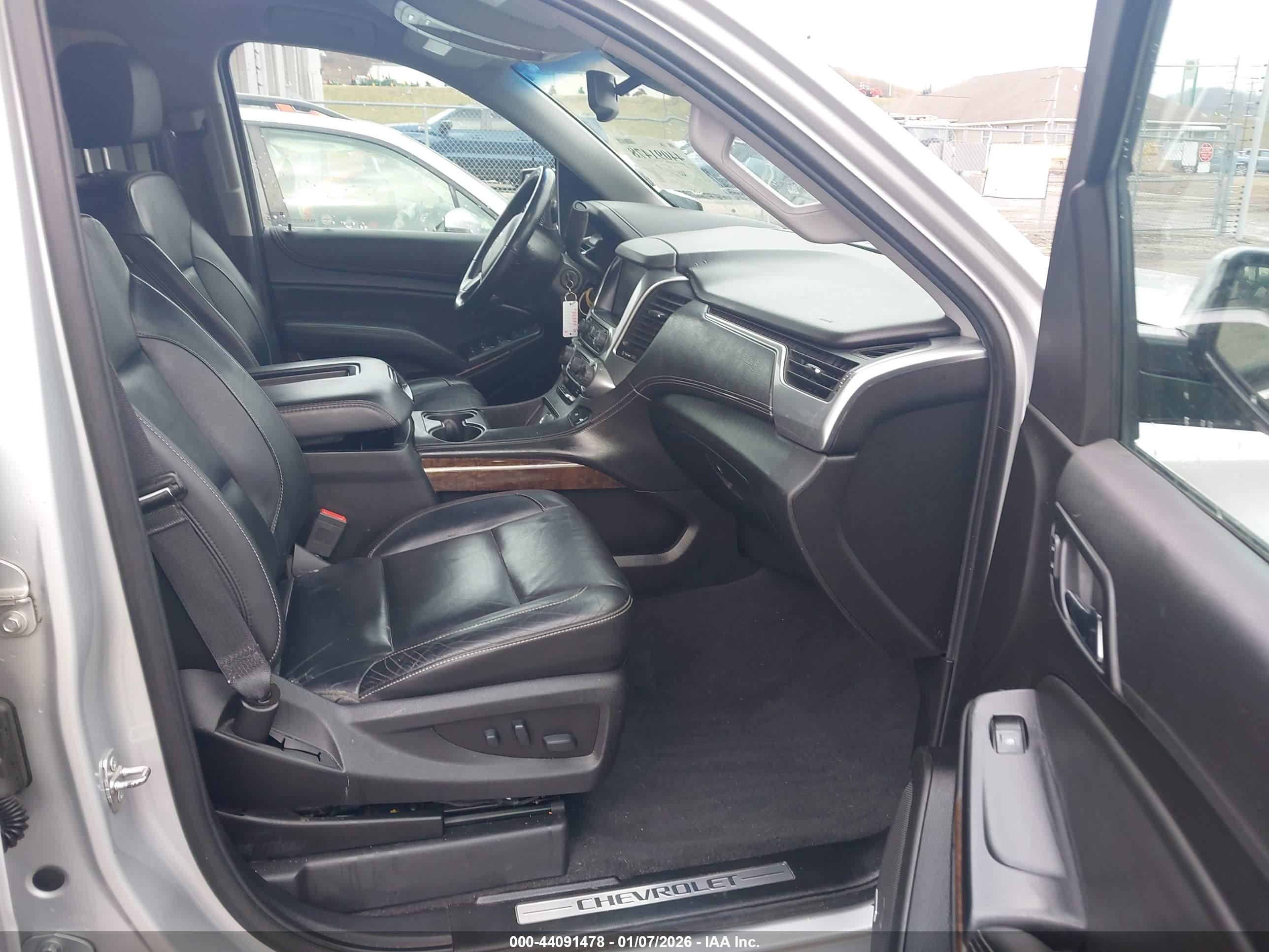 CHEVROLET TAHOE image 5