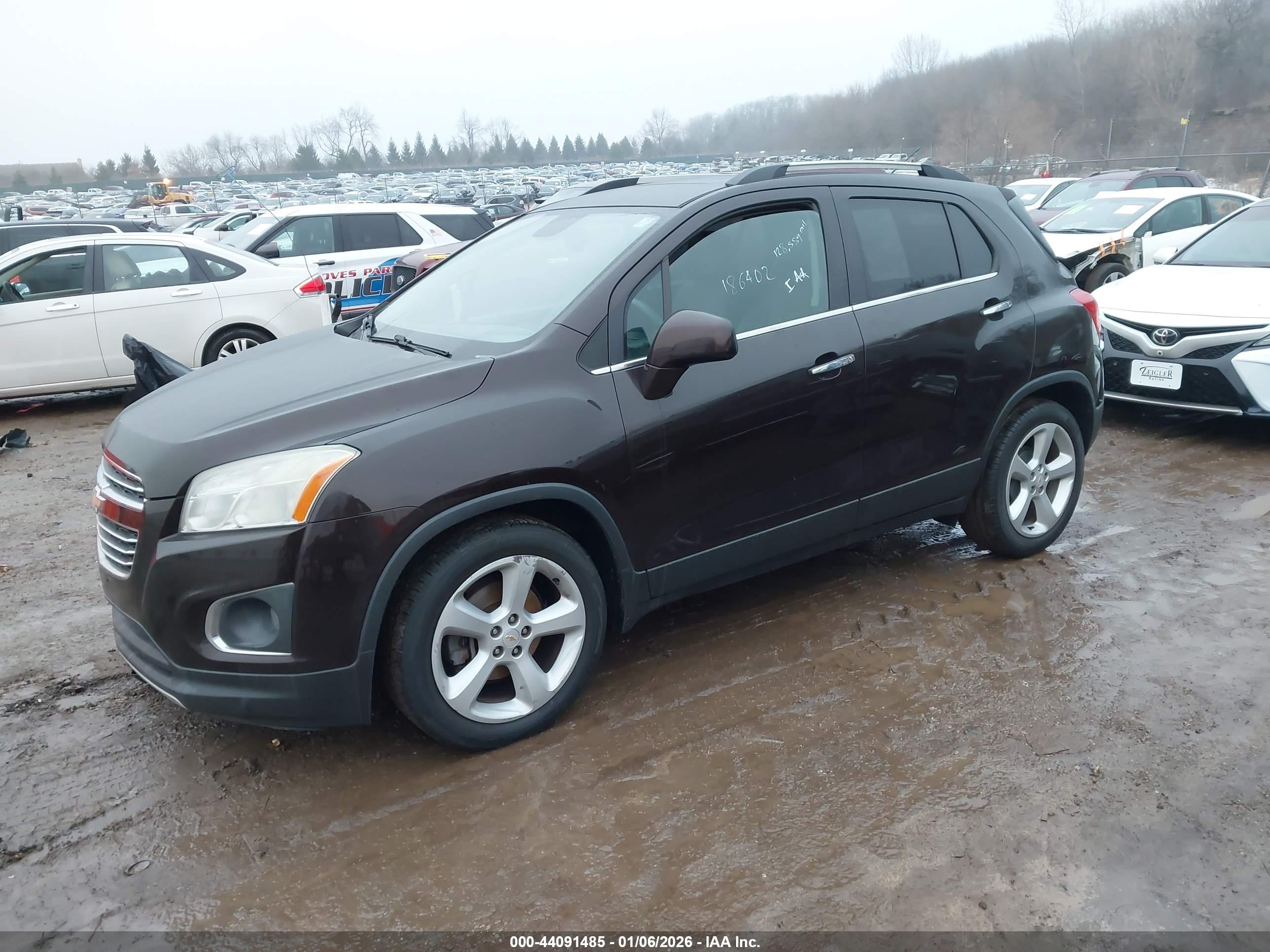 CHEVROLET TRAX image 2