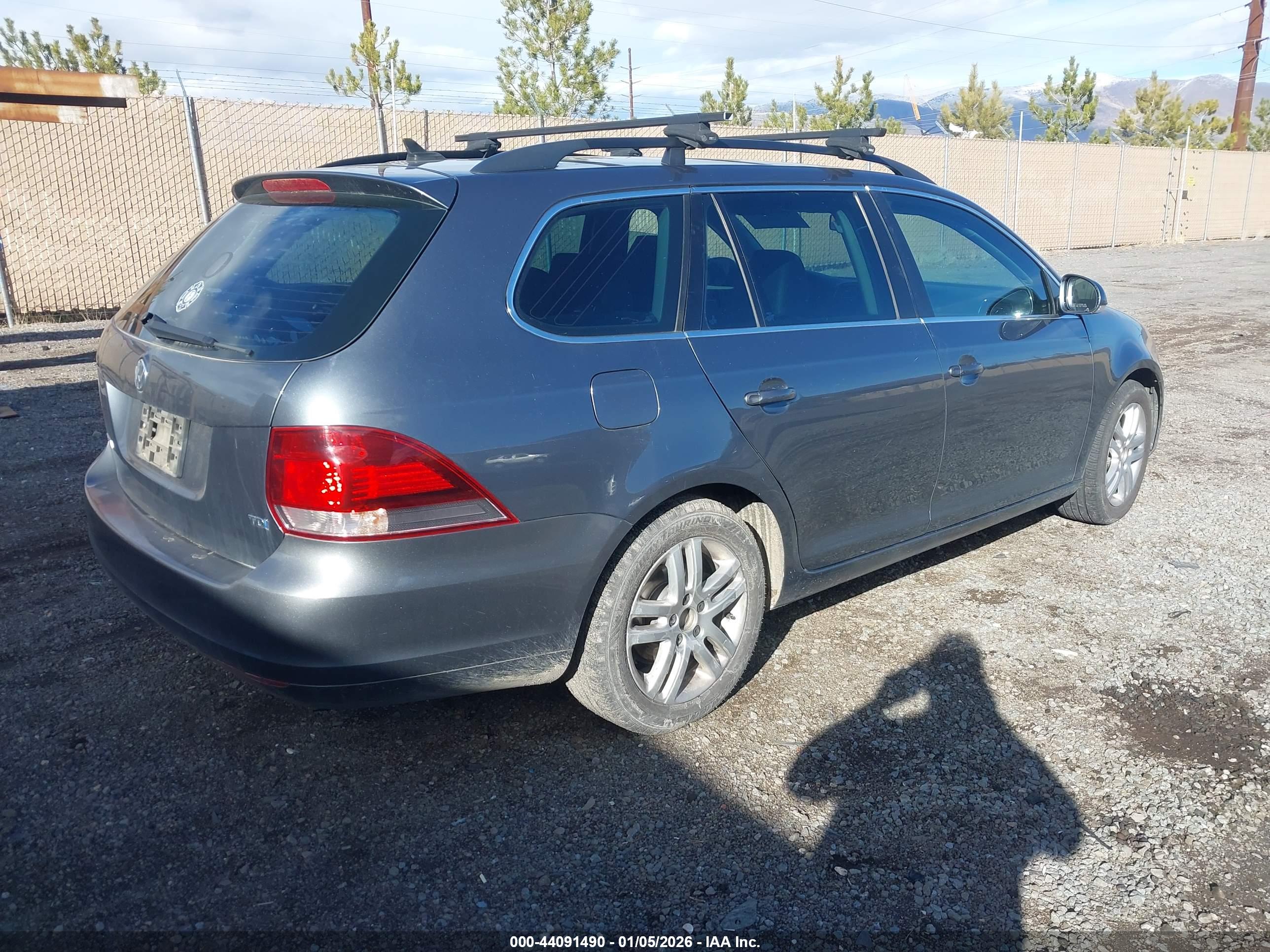 VOLKSWAGEN JETTA image 4