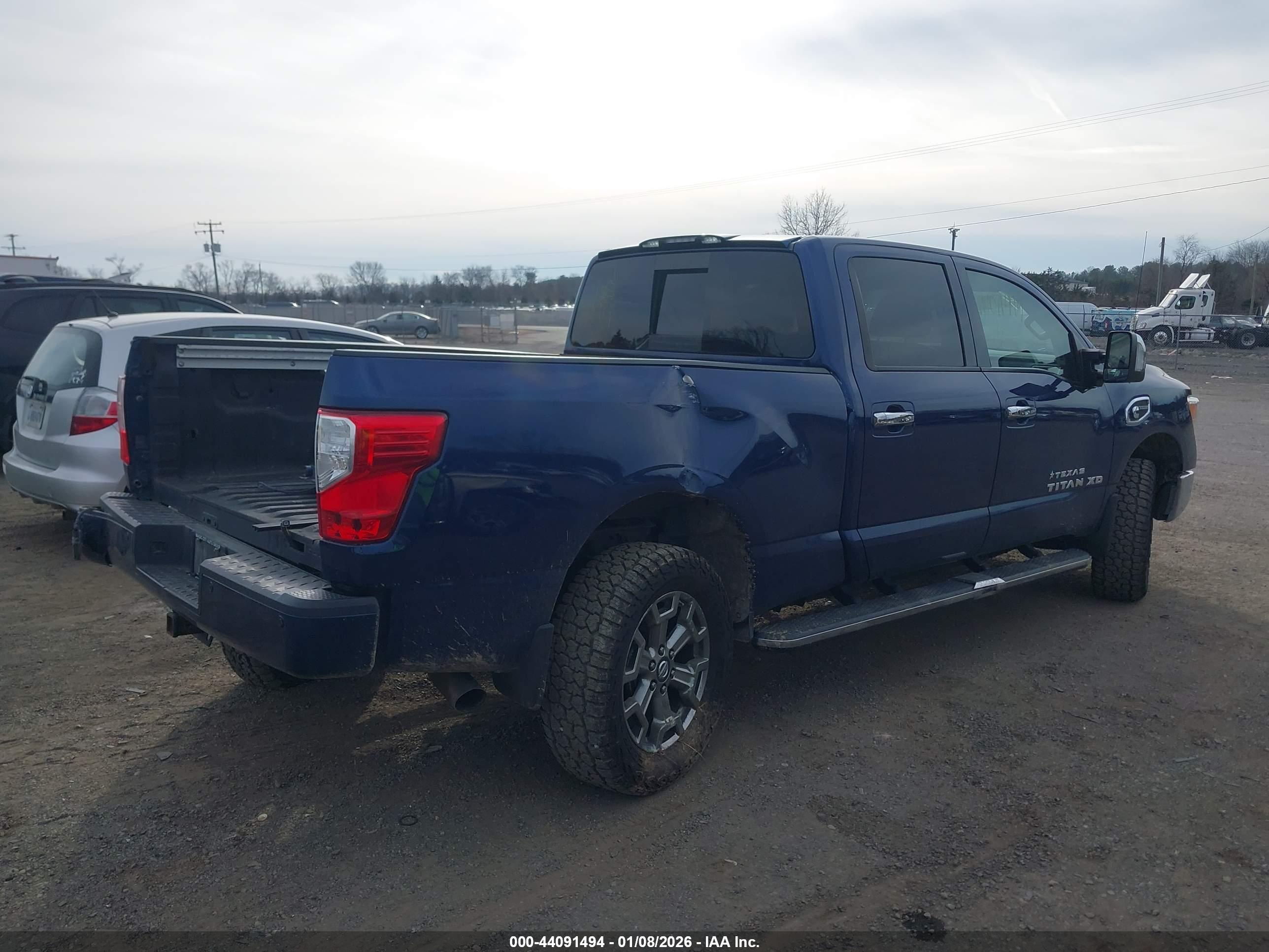 NISSAN TITAN image 4
