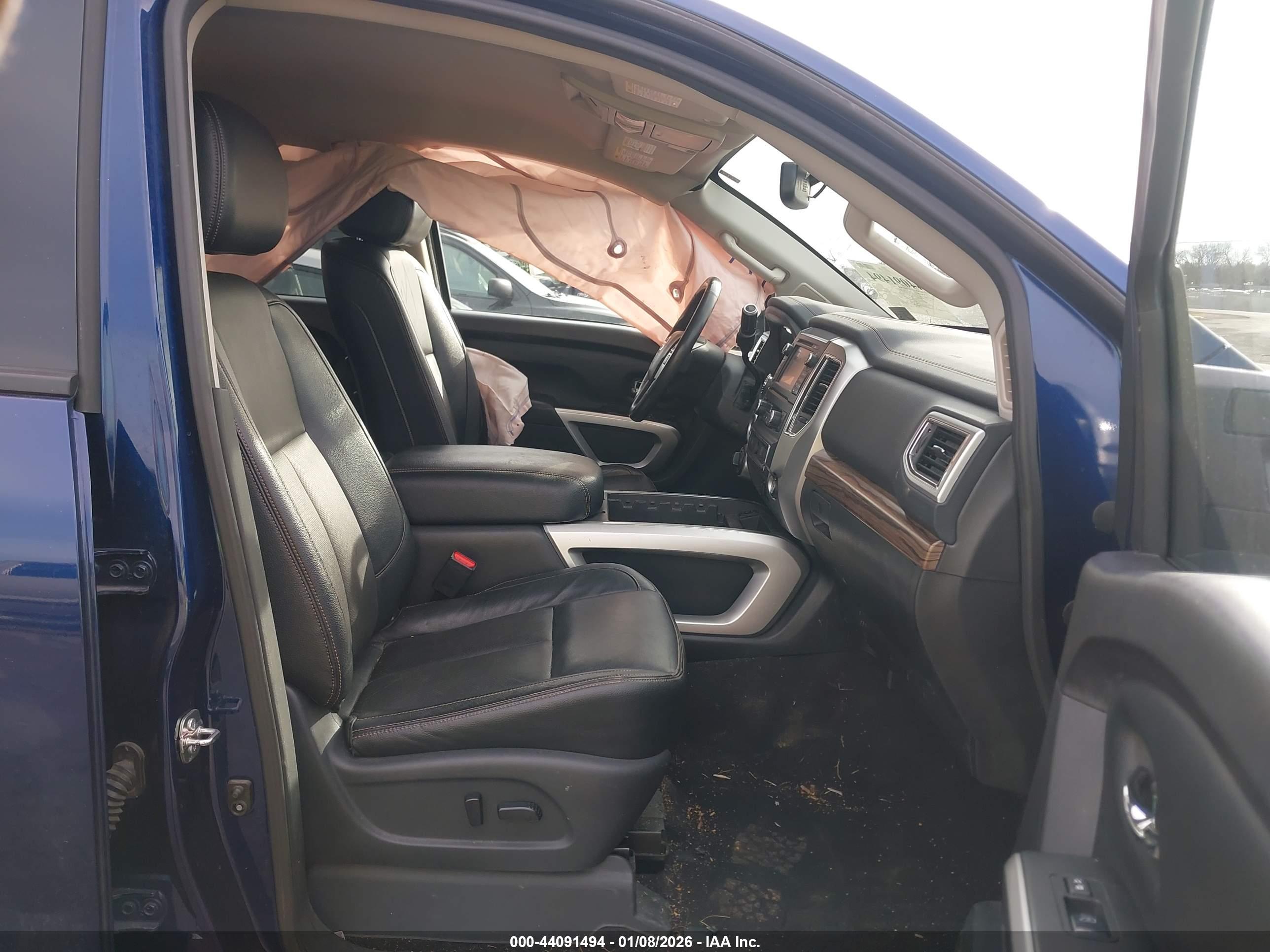 NISSAN TITAN image 5
