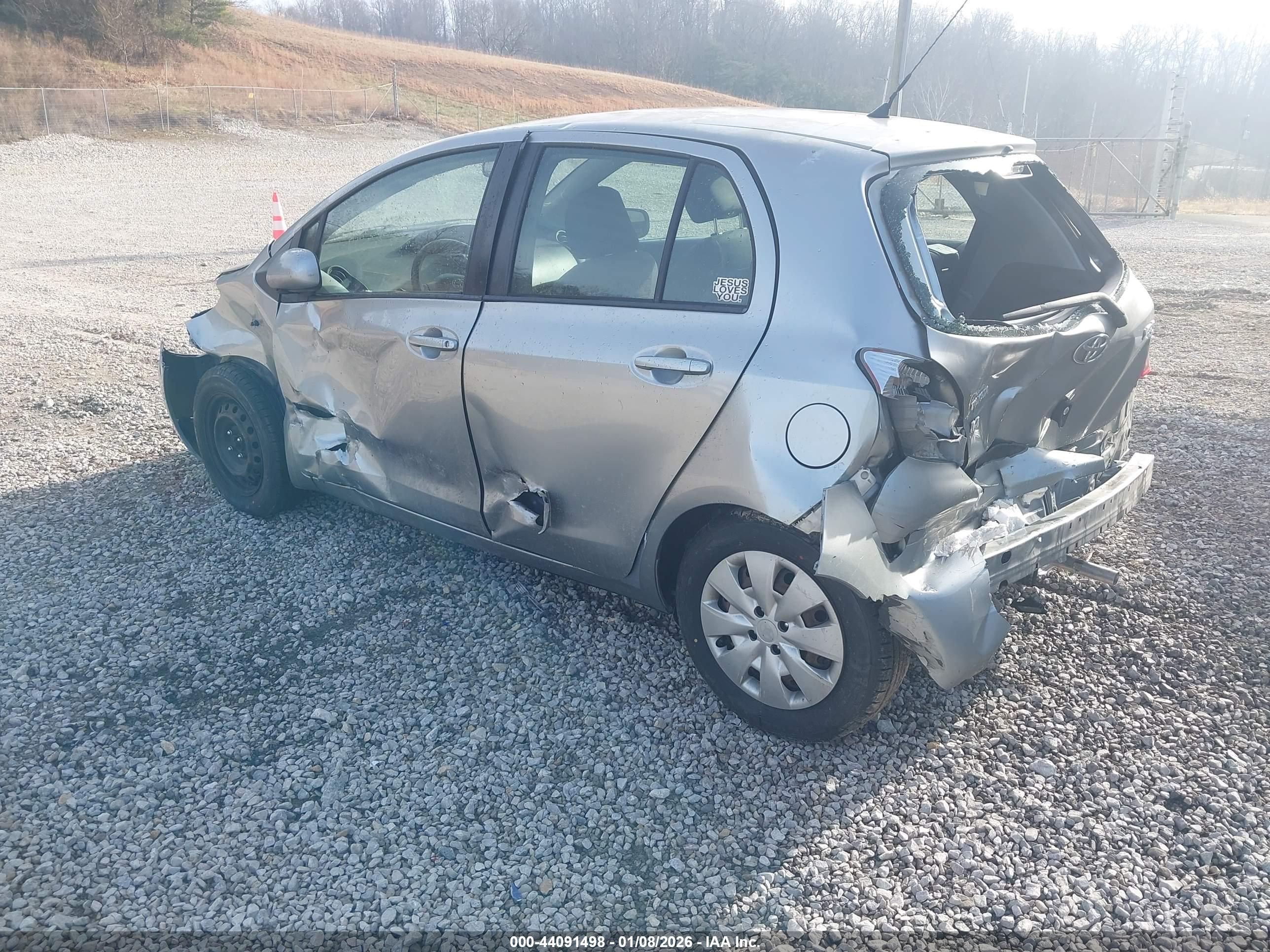 TOYOTA YARIS image 3