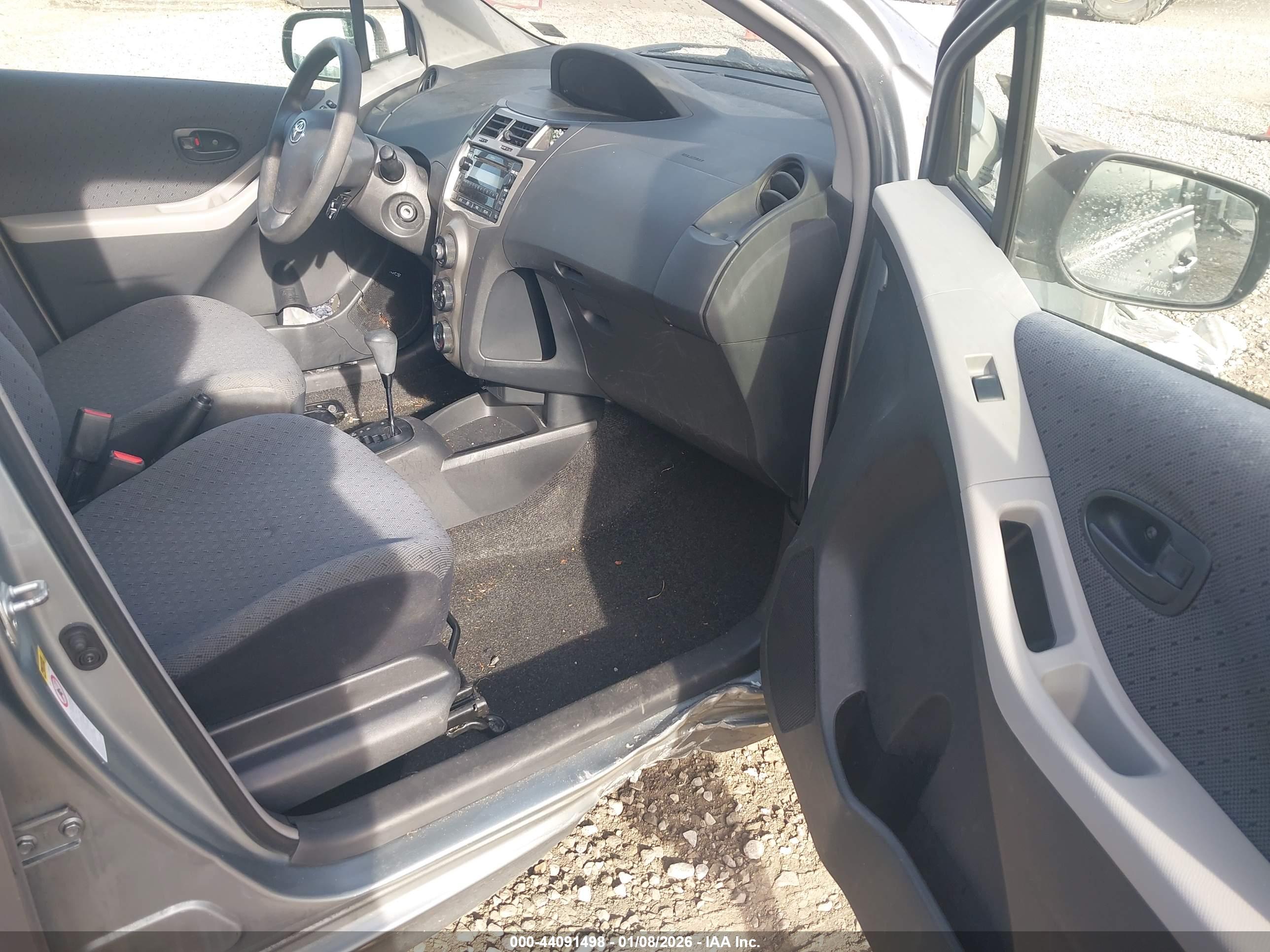 TOYOTA YARIS image 5