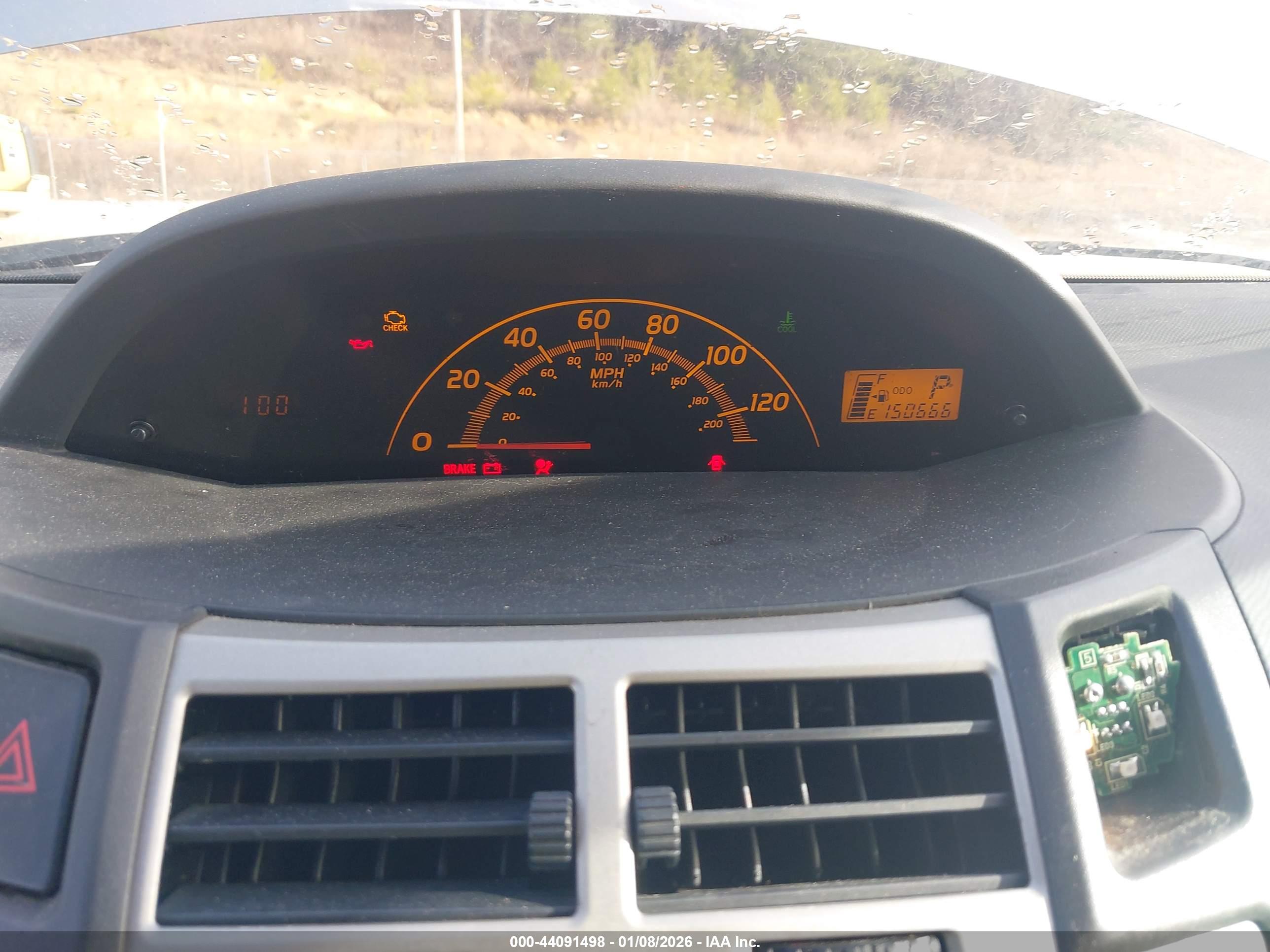 TOYOTA YARIS image 7