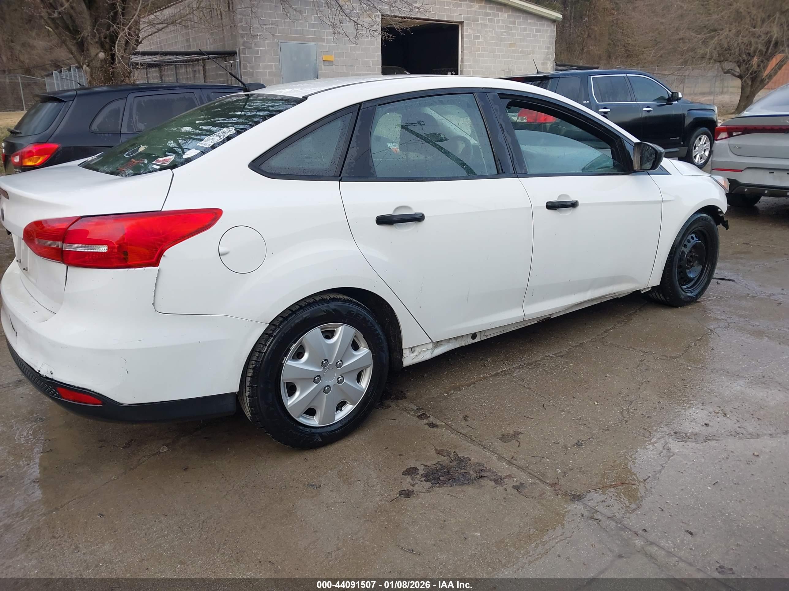 FORD FOCUS image 4