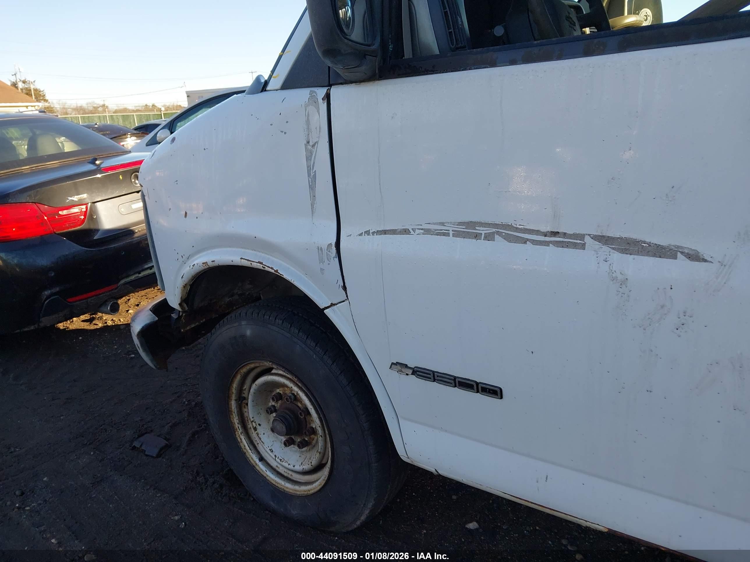 CHEVROLET EXPRESS image 6