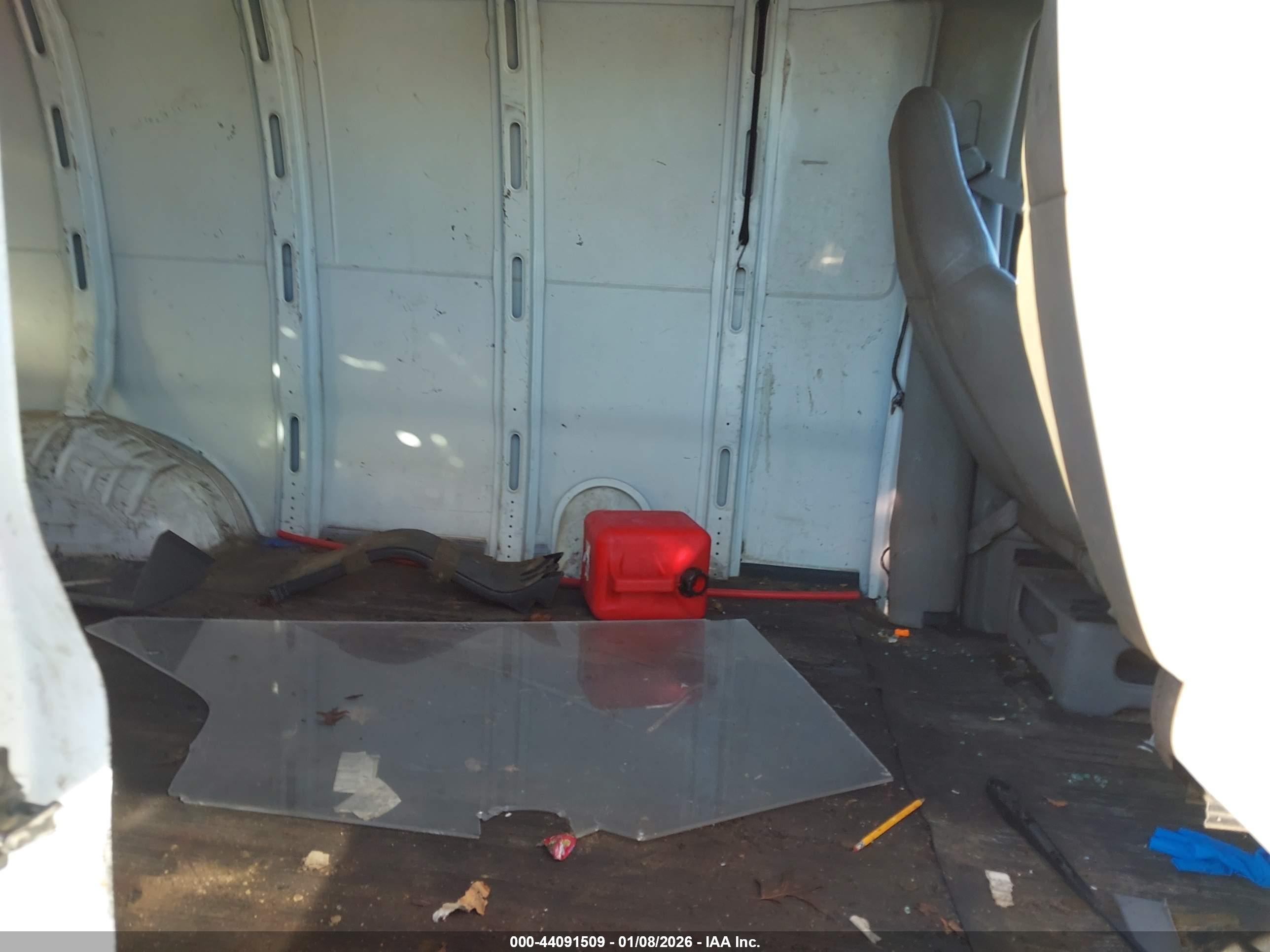 CHEVROLET EXPRESS image 8