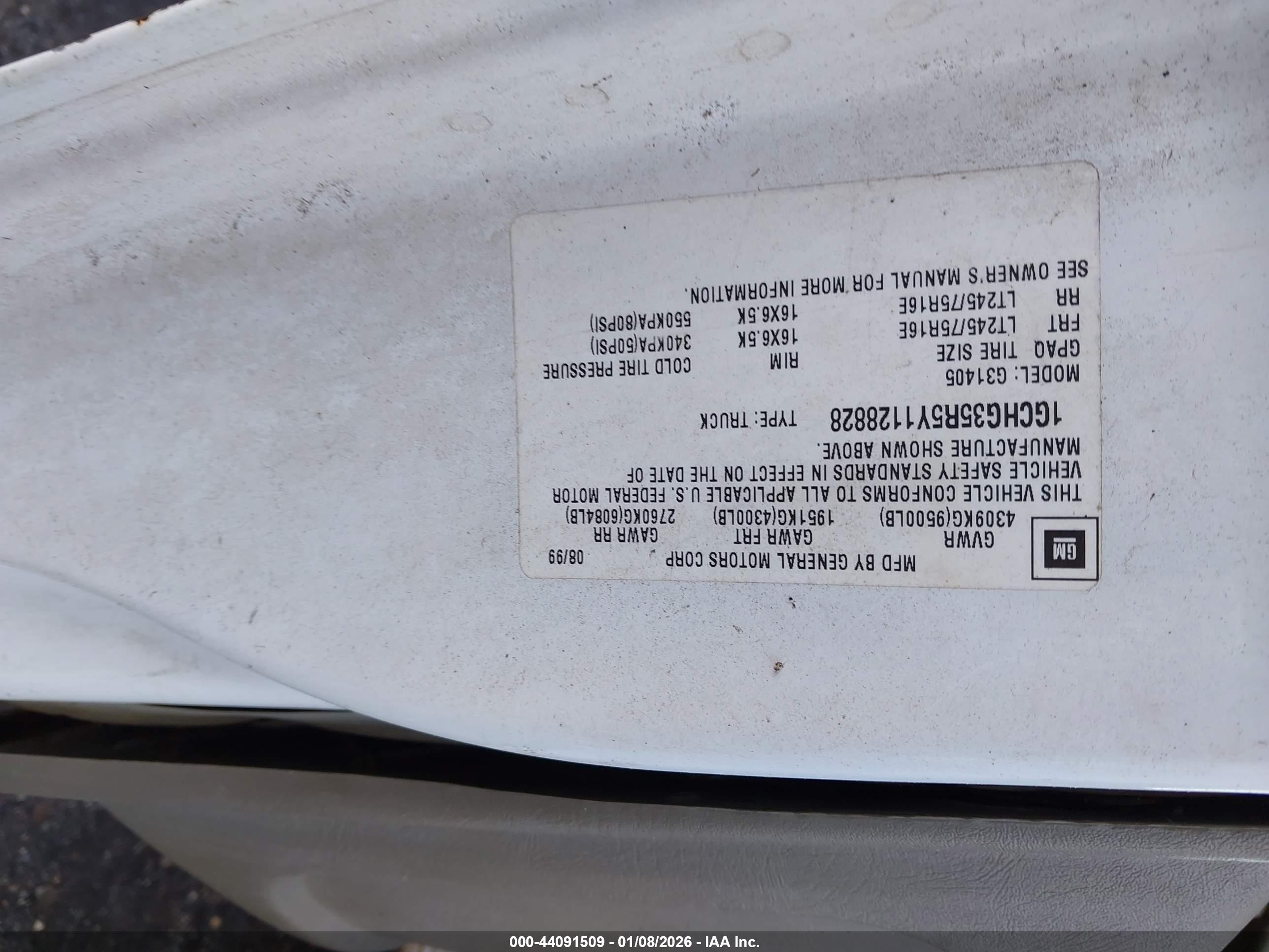 CHEVROLET EXPRESS image 9
