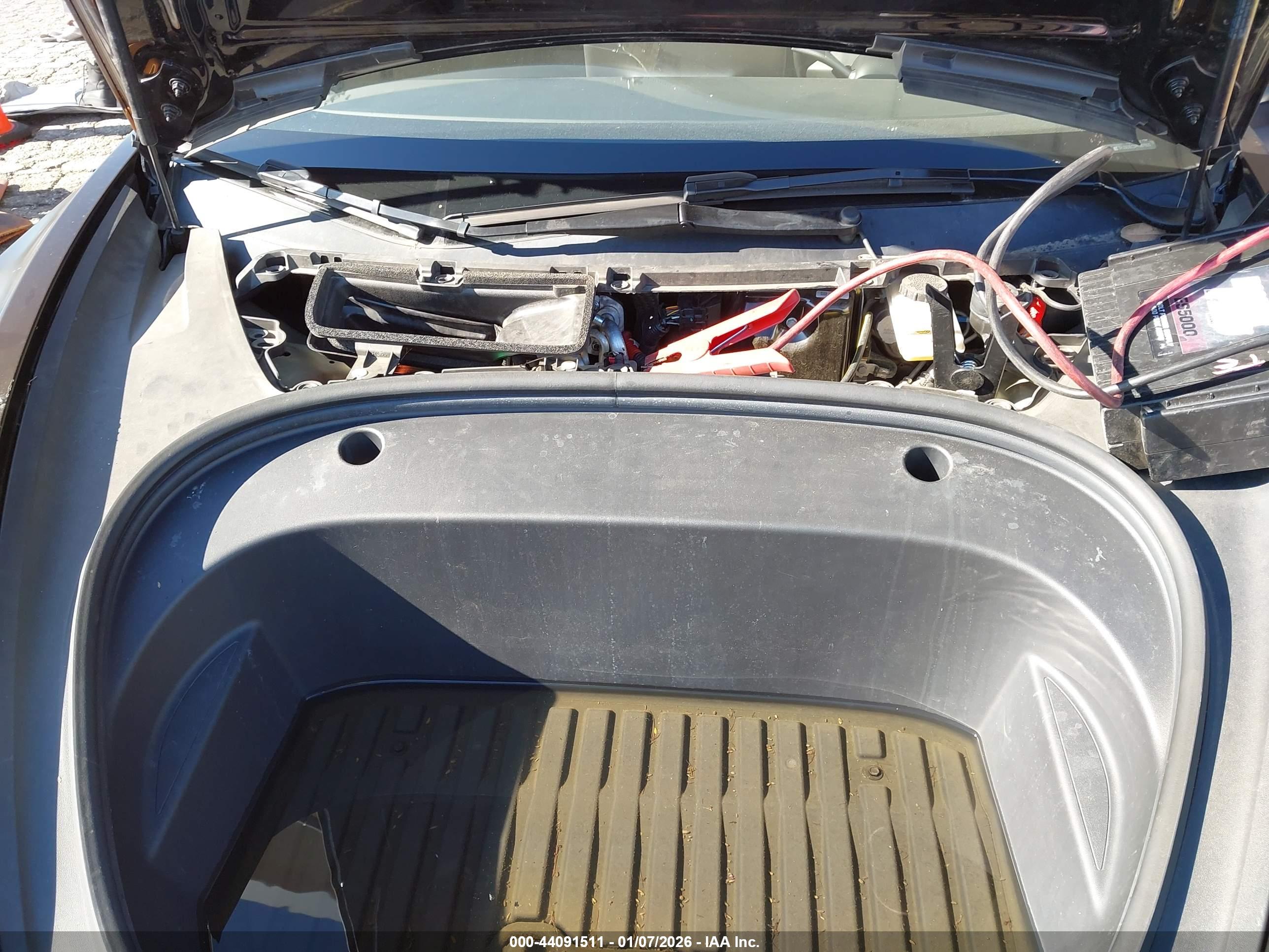TESLA MODEL image 10