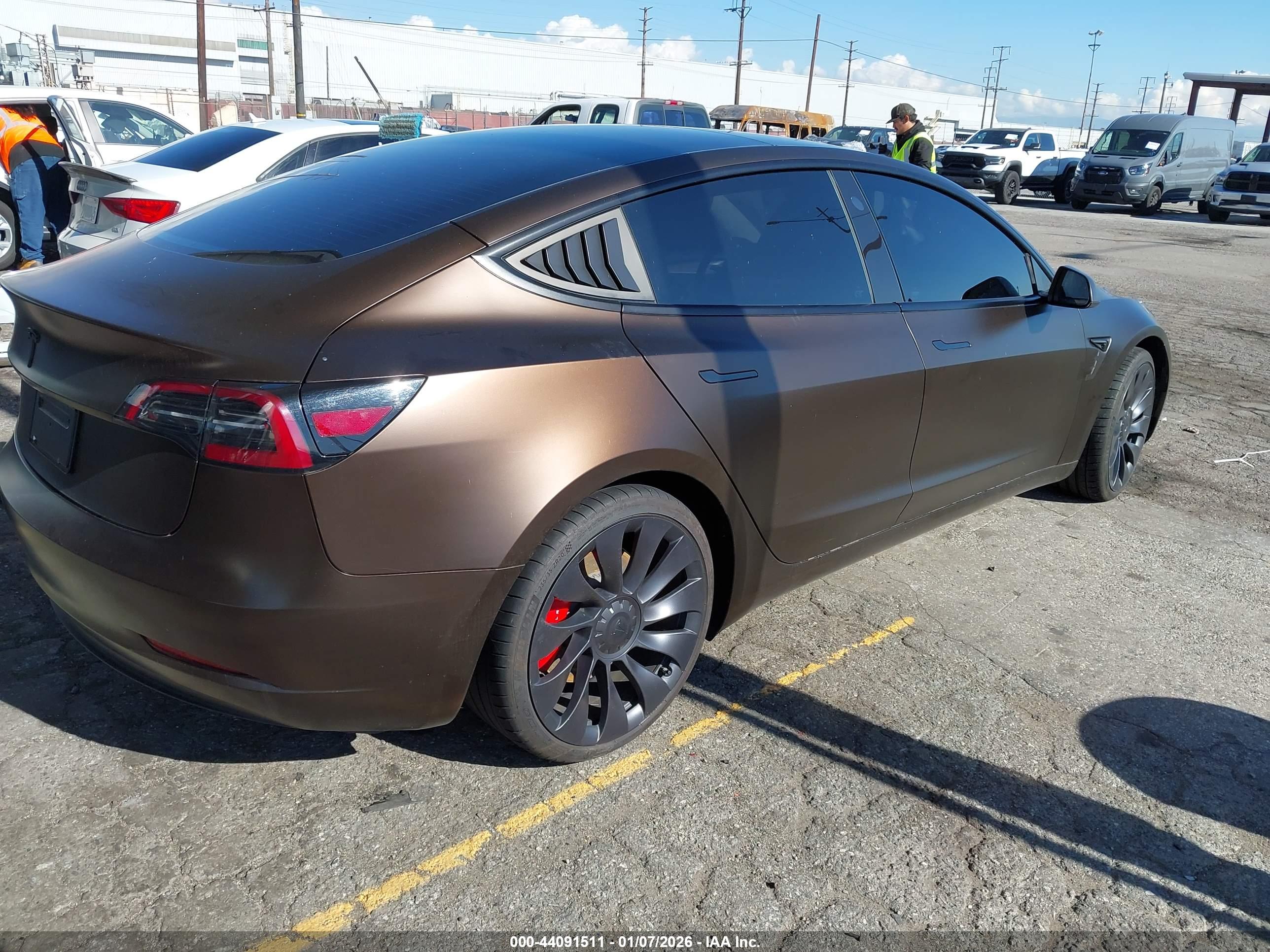 TESLA MODEL image 4