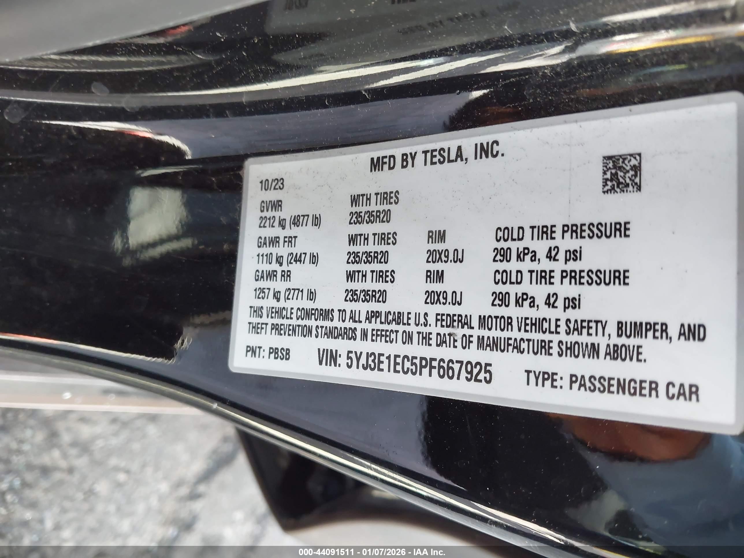 TESLA MODEL image 9
