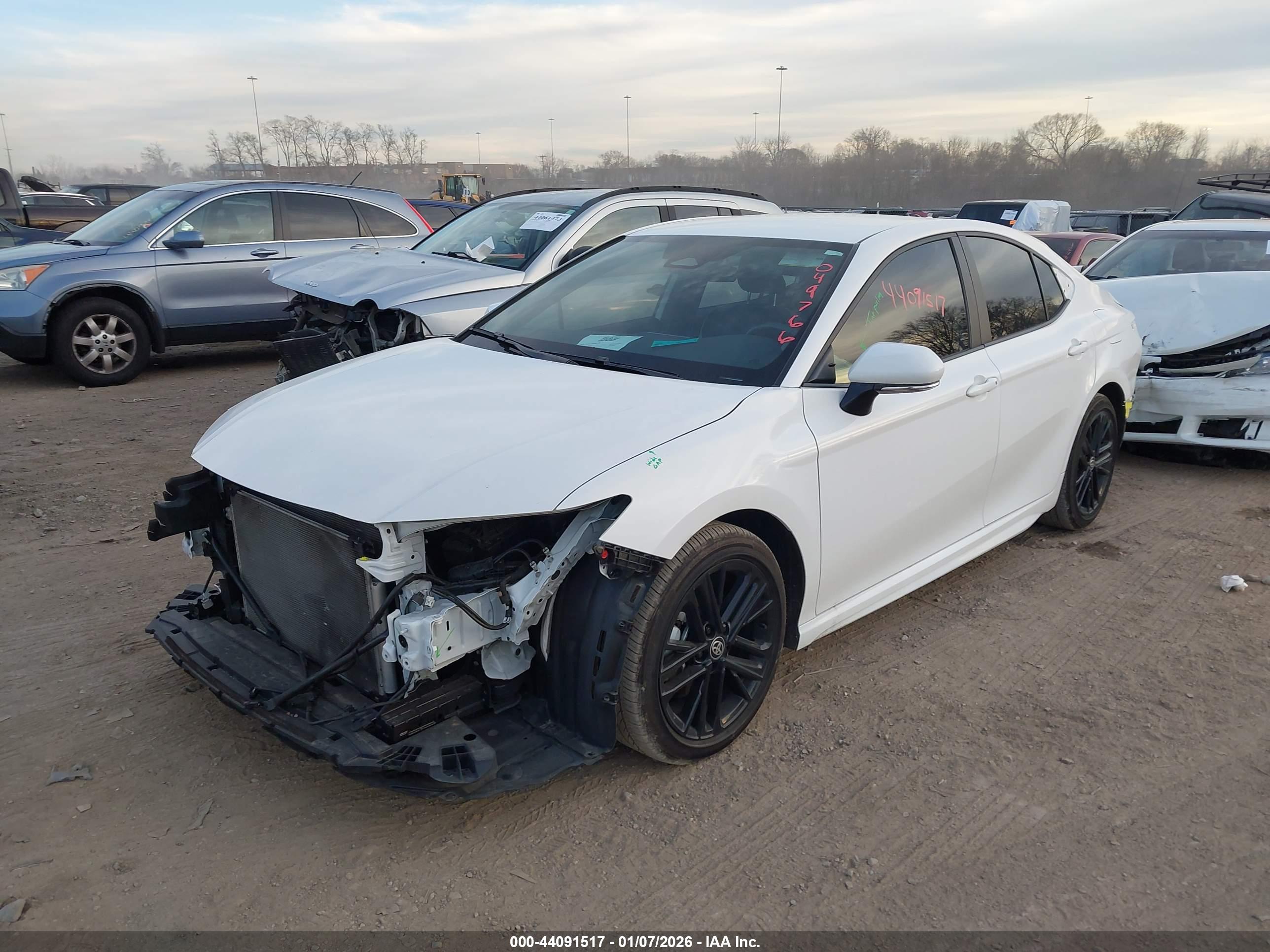 TOYOTA CAMRY image 2