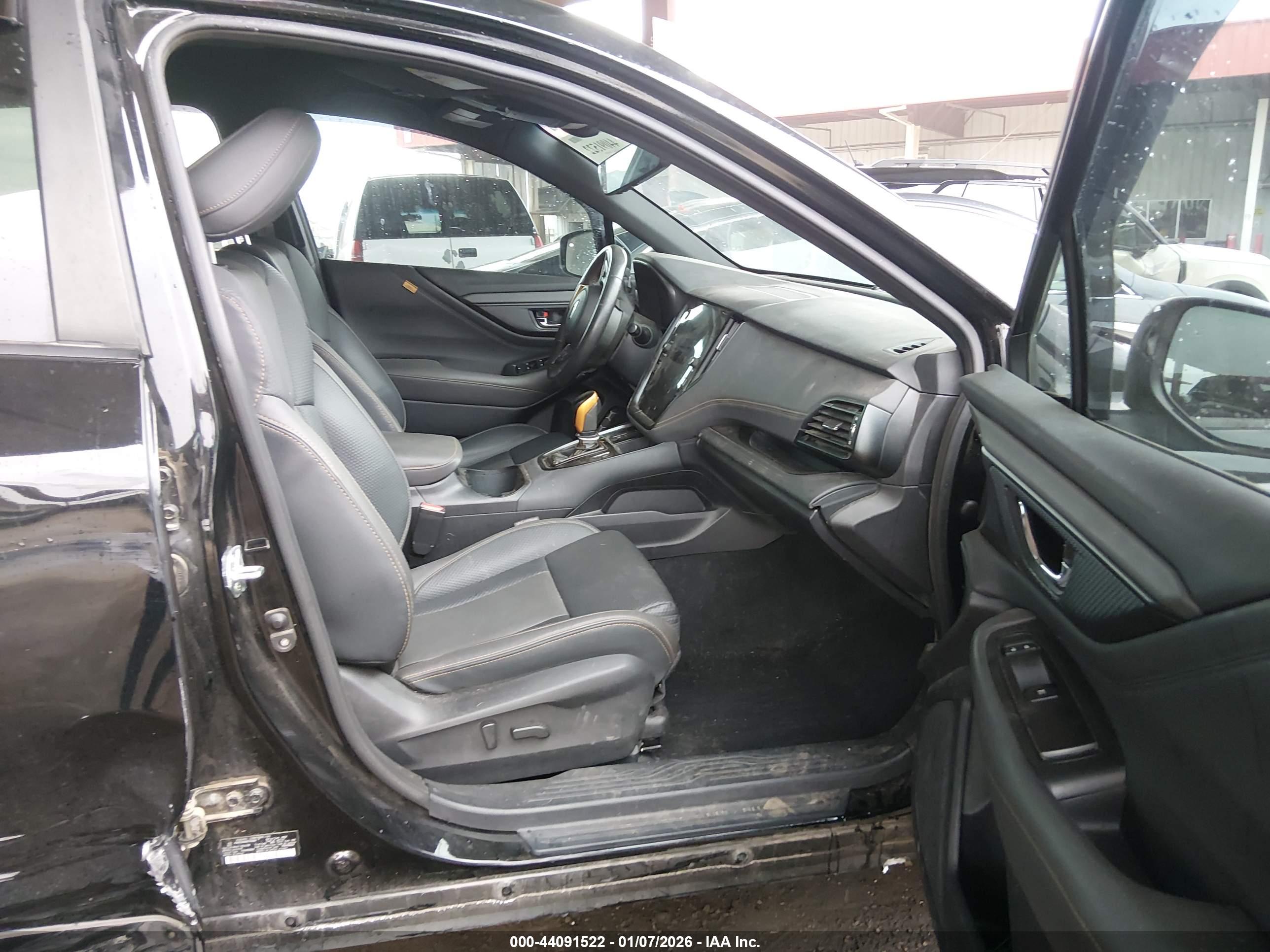SUBARU OUTBACK image 5