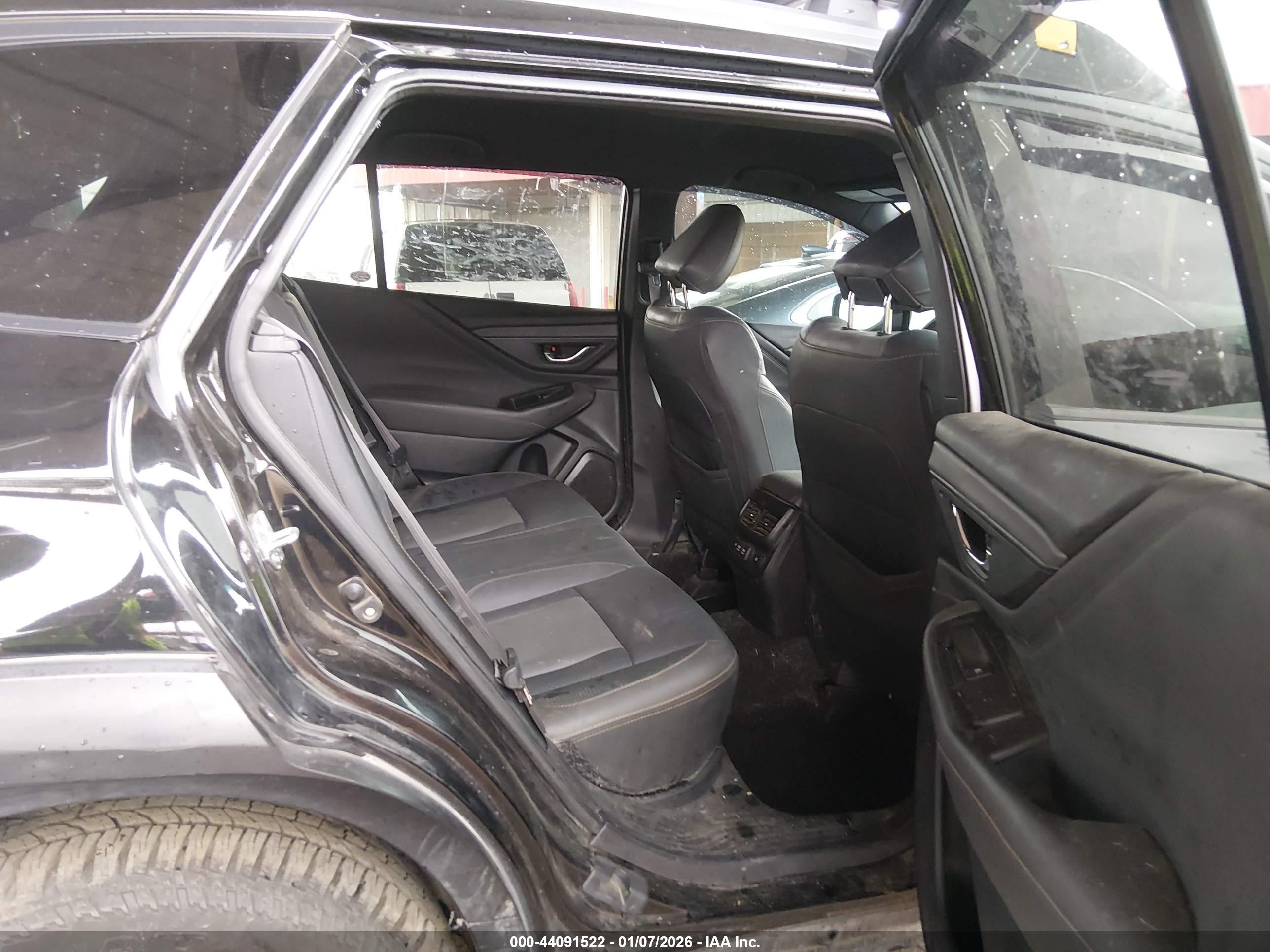 SUBARU OUTBACK image 8