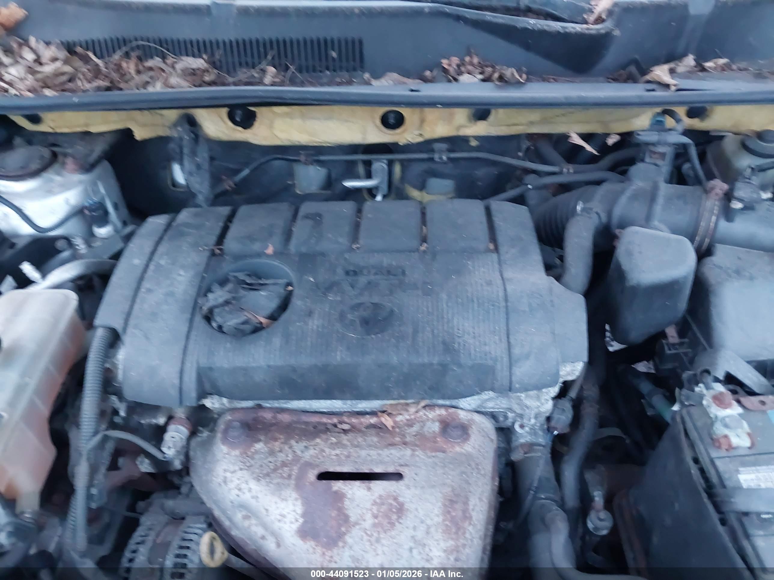 TOYOTA RAV4 image 10