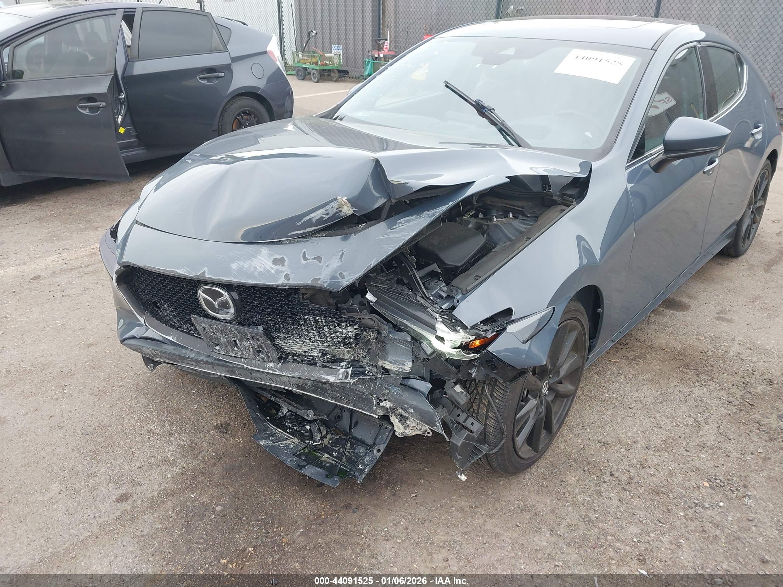 MAZDA MAZDA3 image 6
