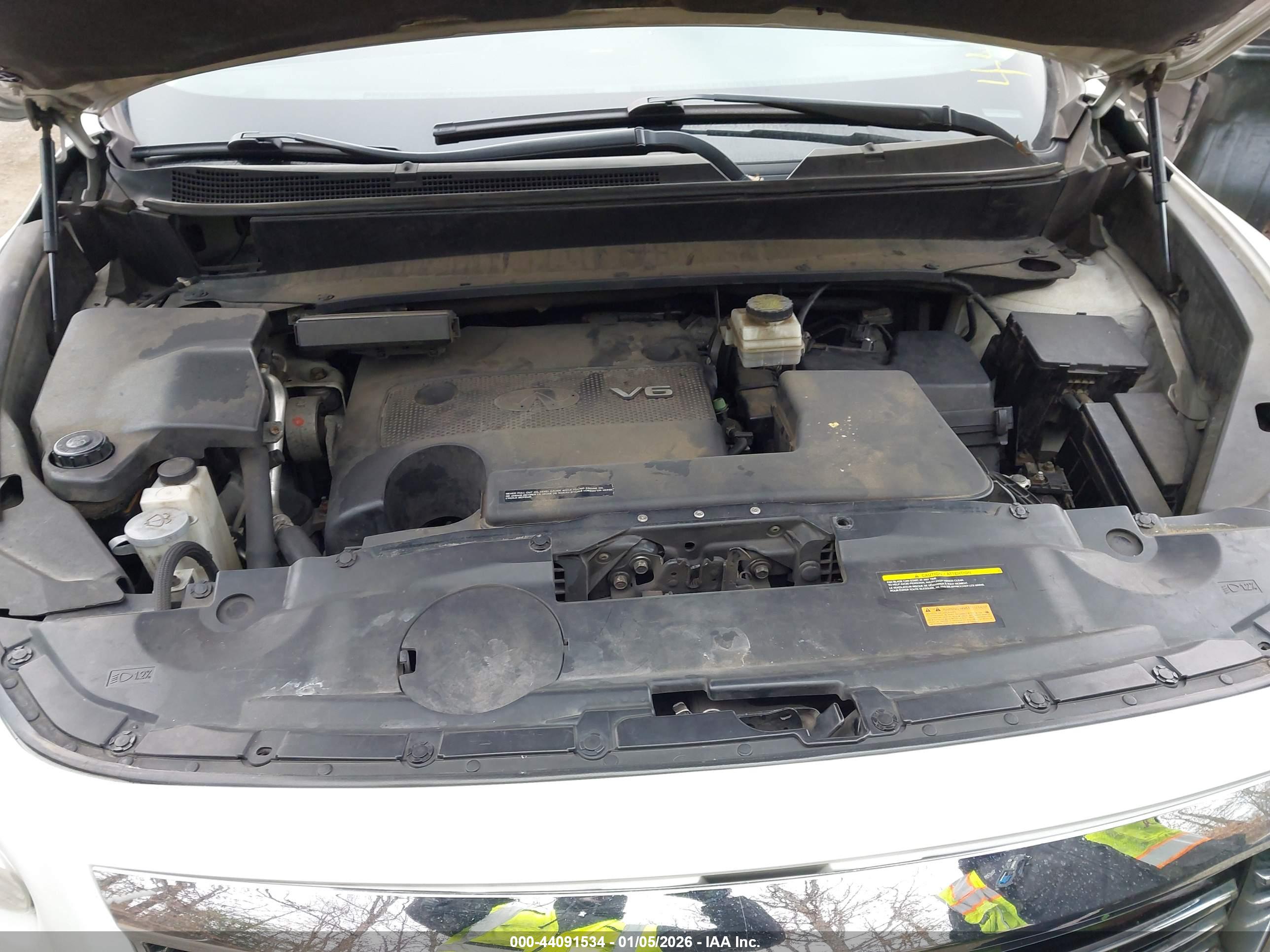INFINITI JX35 image 10