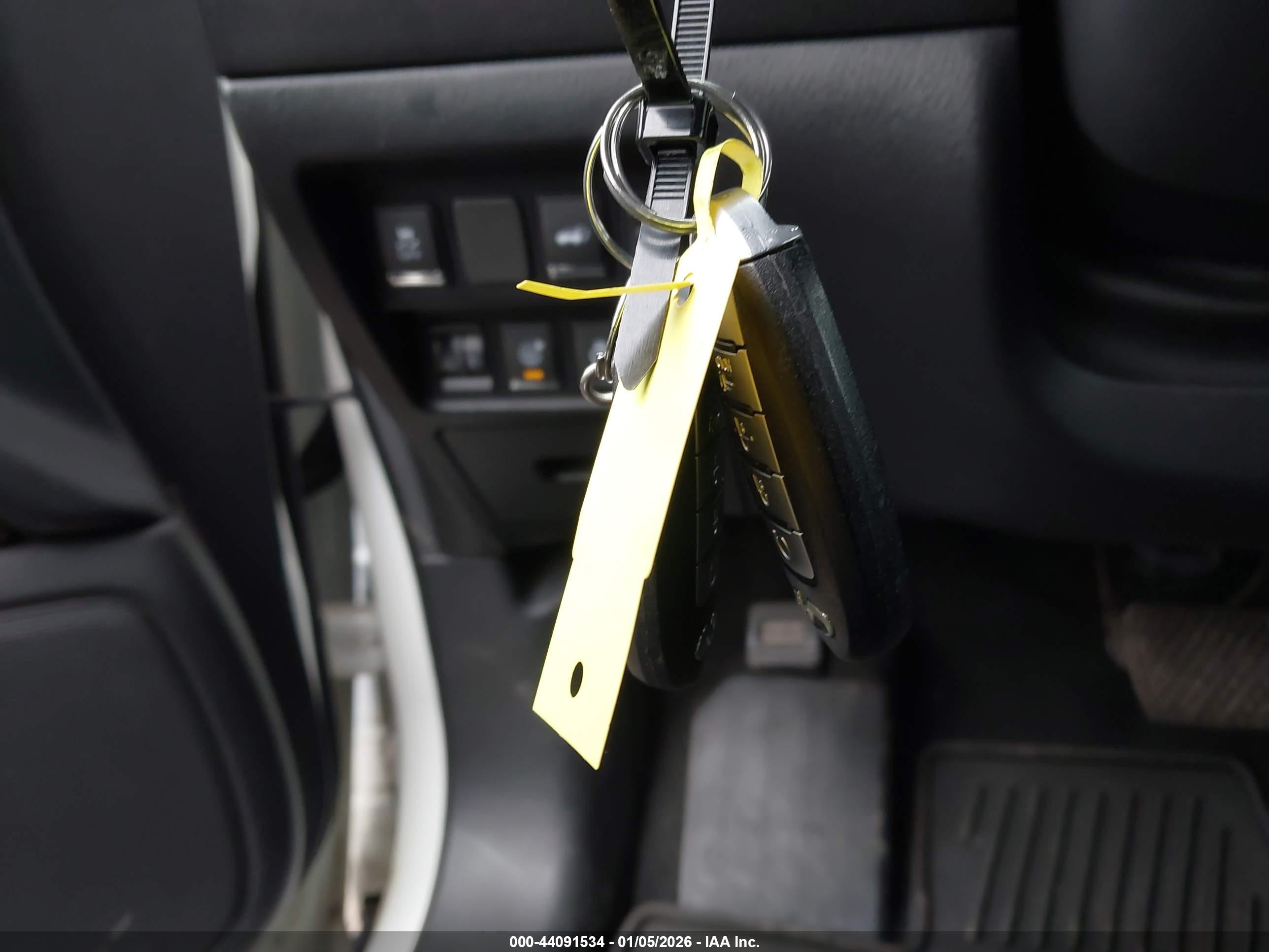 INFINITI JX35 image 11
