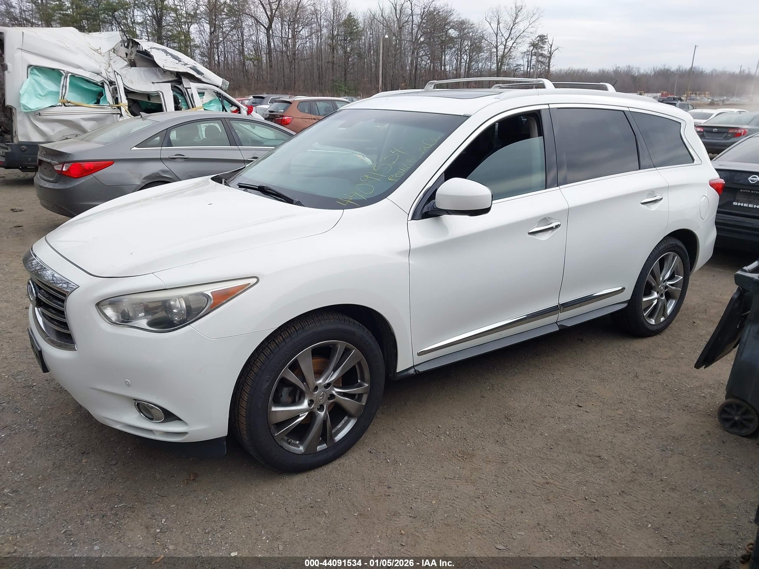 INFINITI JX35 image 2