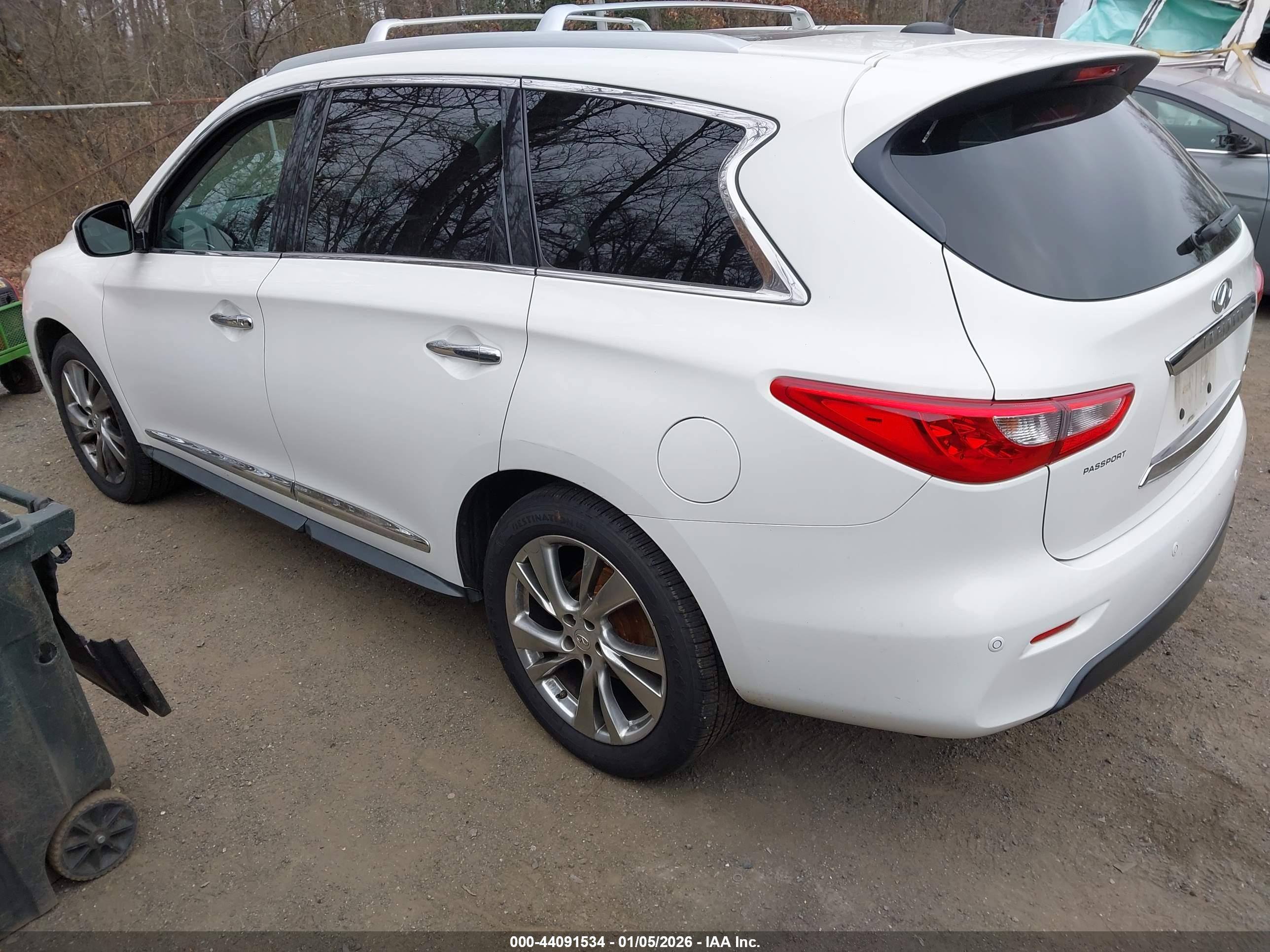 INFINITI JX35 image 3