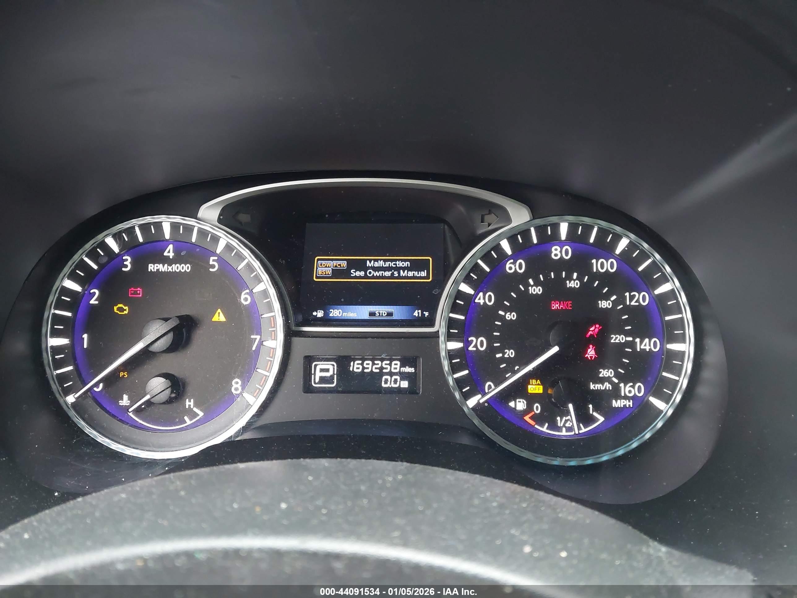 INFINITI JX35 image 7