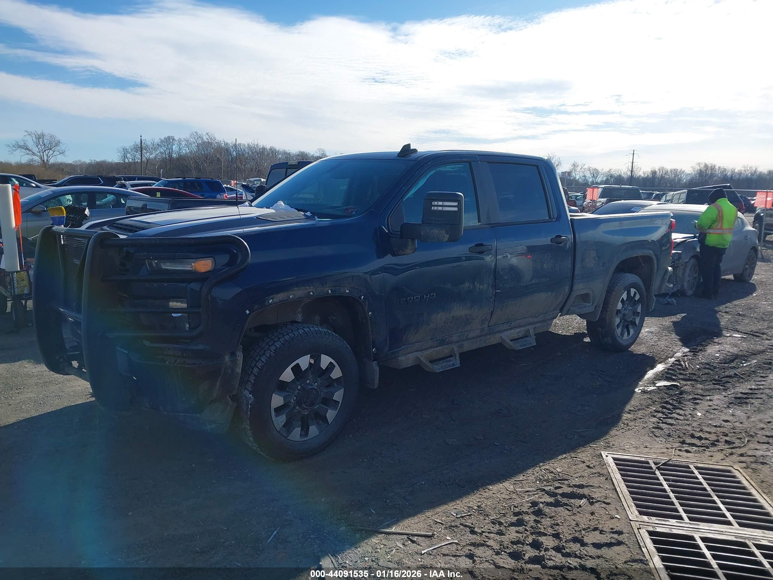 CHEVROLET SILVERADO image 2