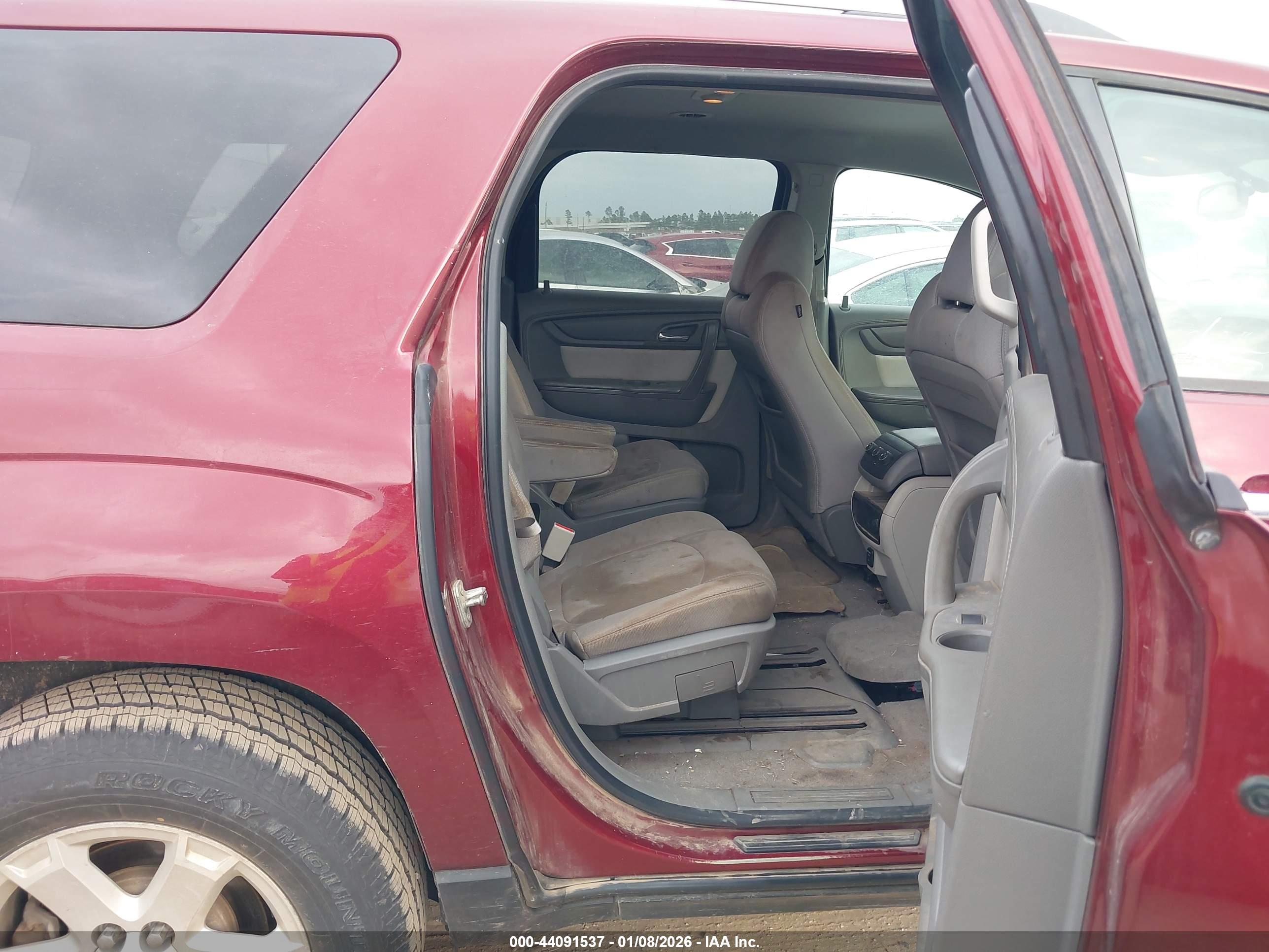 GMC ACADIA image 8